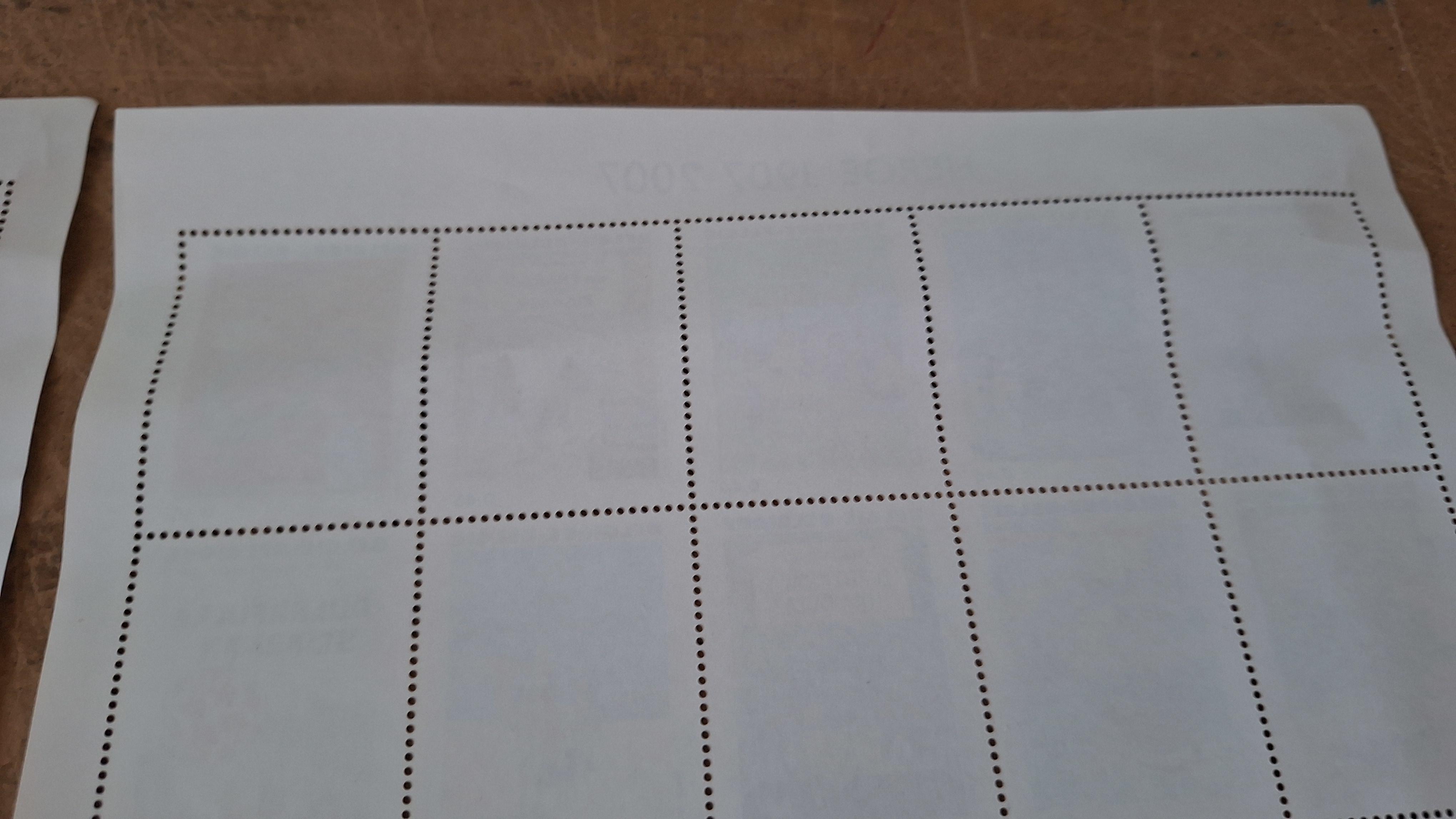Postzegelvellen Hergé Kuifje (2 stuks) – foto 6 – kavel bij Goeiendeal
