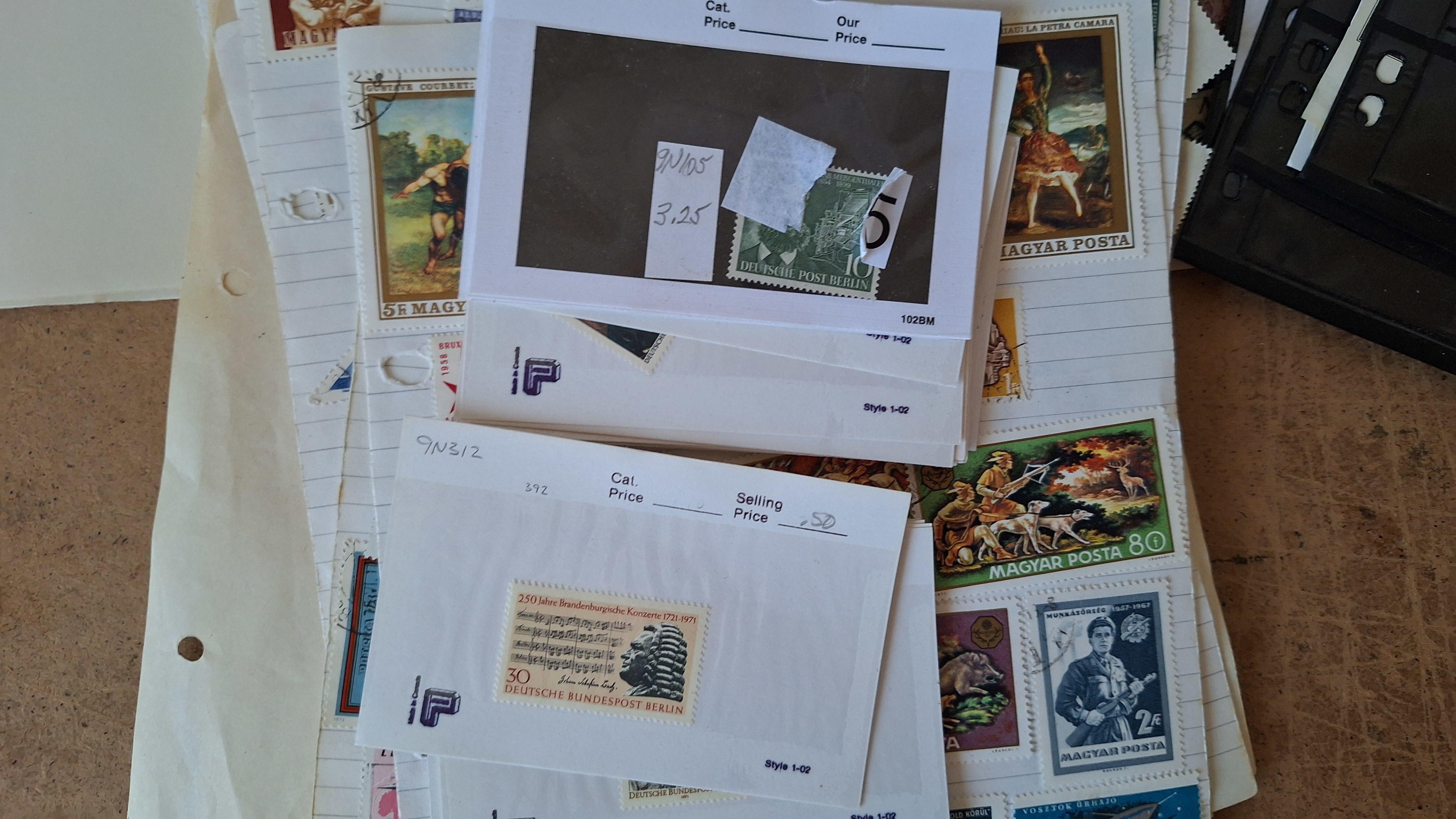 Verzameling postzegels op insteekbladen en losse bladen, diverse landen en thema's – foto 8 – kavel bij Goeiendeal