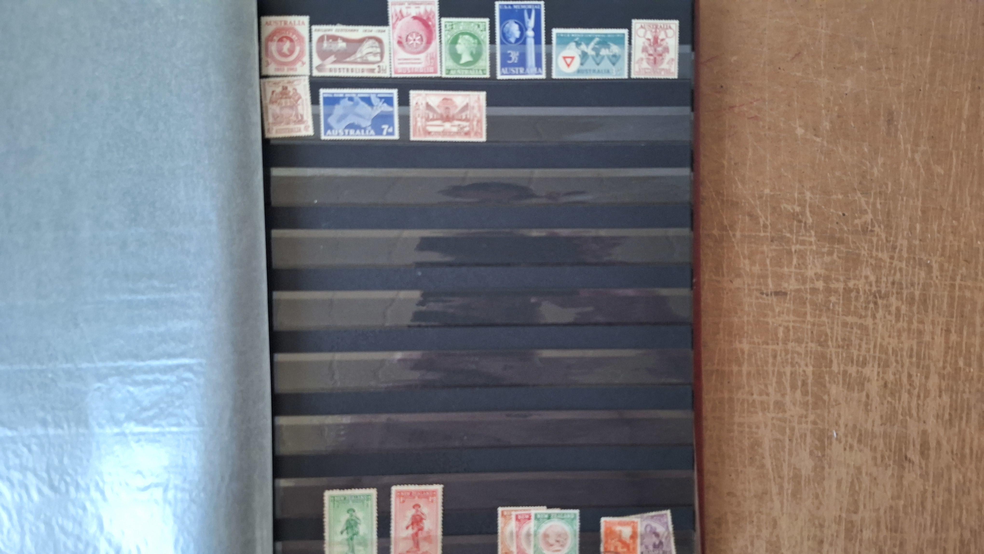 Postzegelalbum met postzegels – foto 2 – kavel bij Goeiendeal