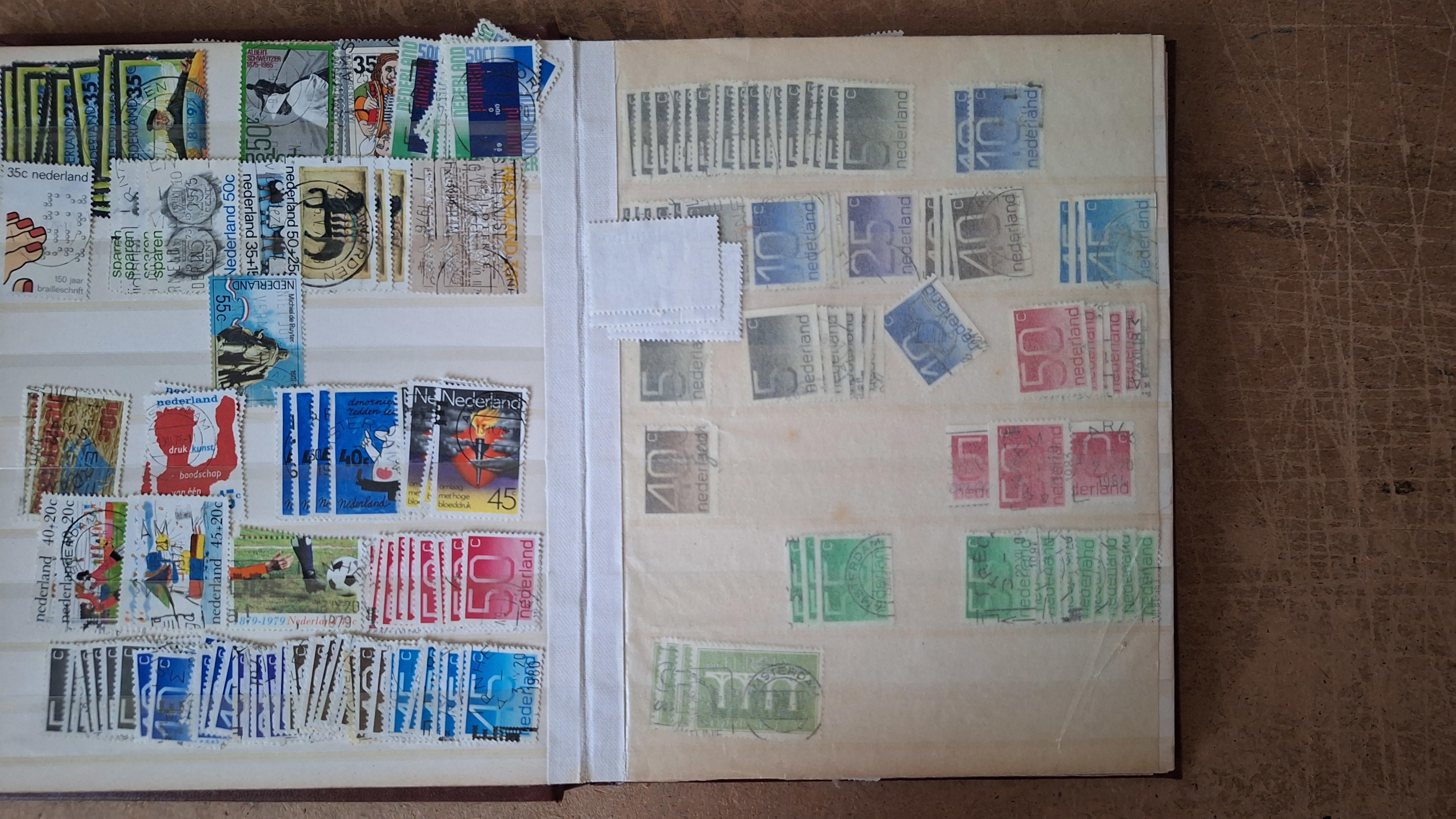 Postzegelalbum met postzegels – foto 3 – kavel bij Goeiendeal