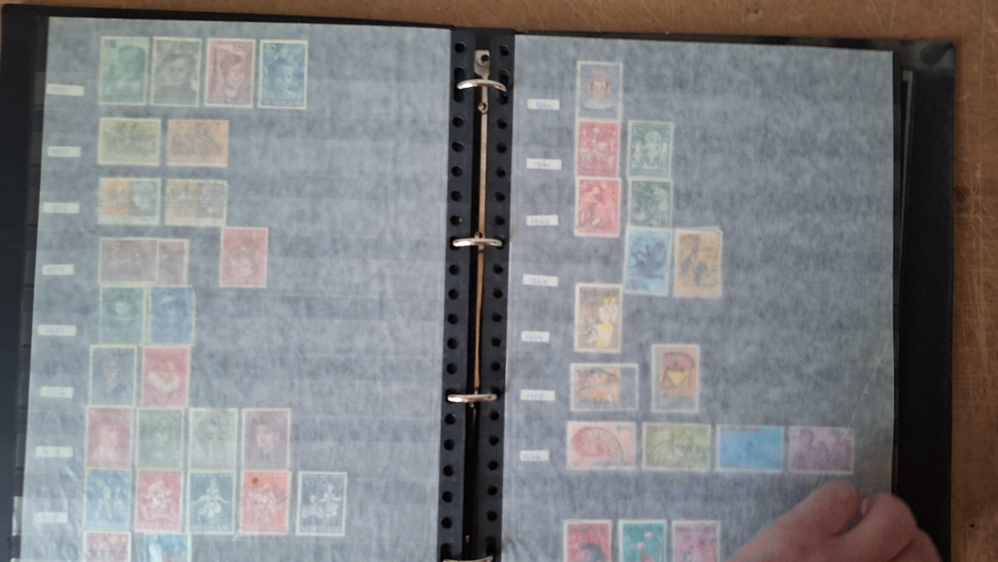 Postzegelmap met postzegels – foto 4 – kavel bij Goeiendeal