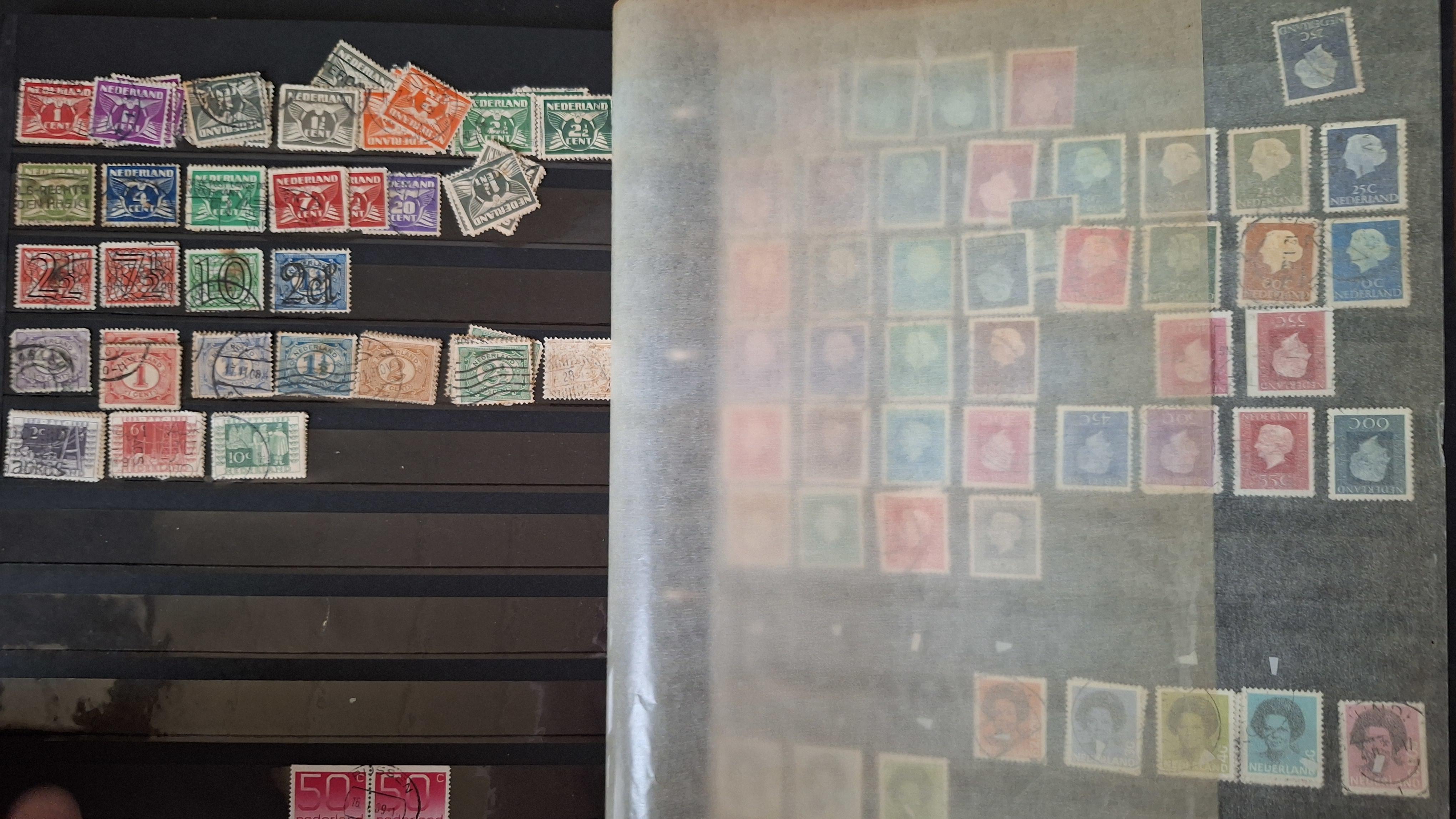 Postzegelmap met postzegels – foto 8 – kavel bij Goeiendeal