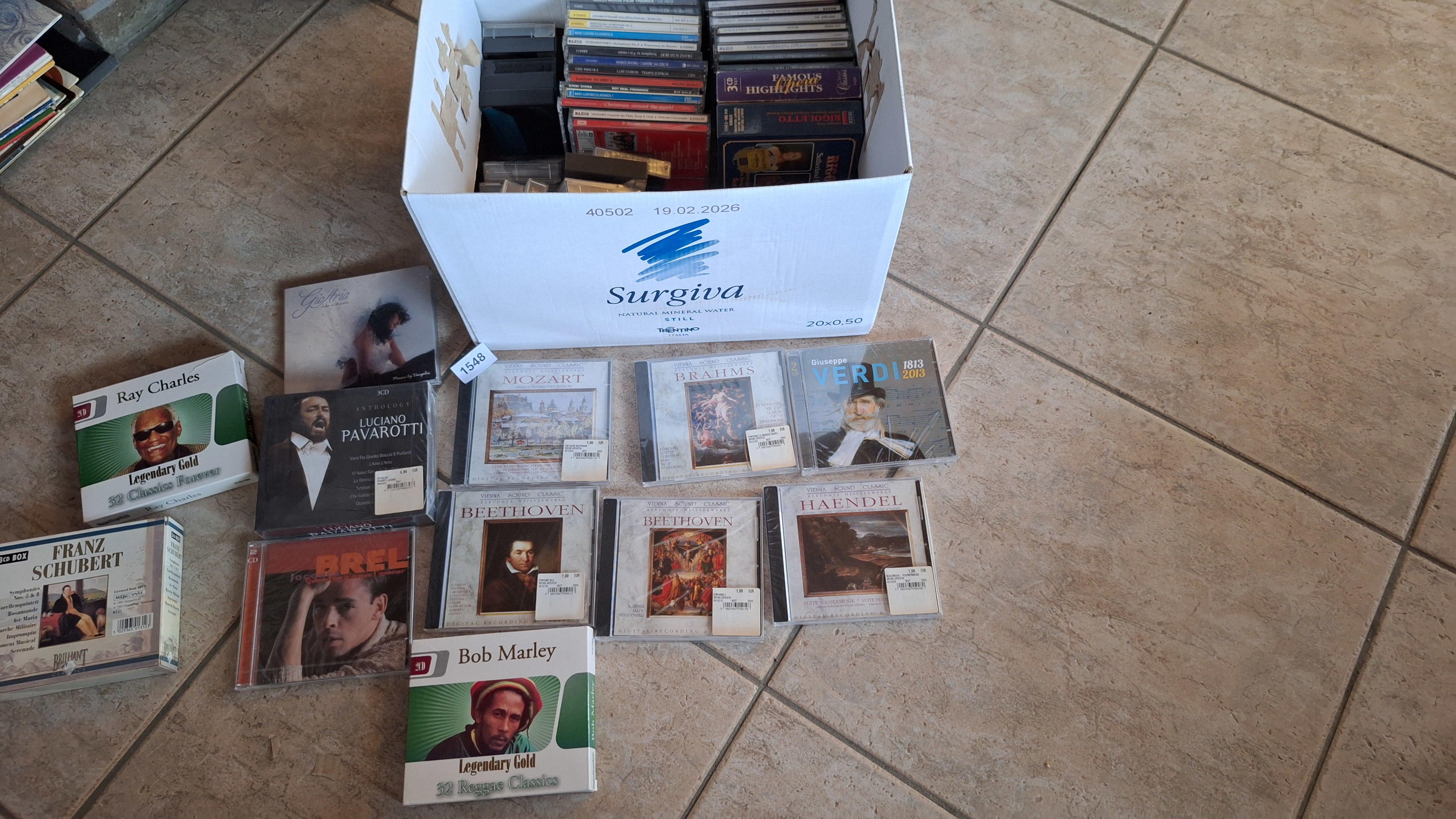 Kartonnen doos met een grote collectie cd's van onder andere klassieke componisten, Bob Marley en Ray Charles – foto 2 – kavel bij Goeiendeal, Houthalen-Helchteren