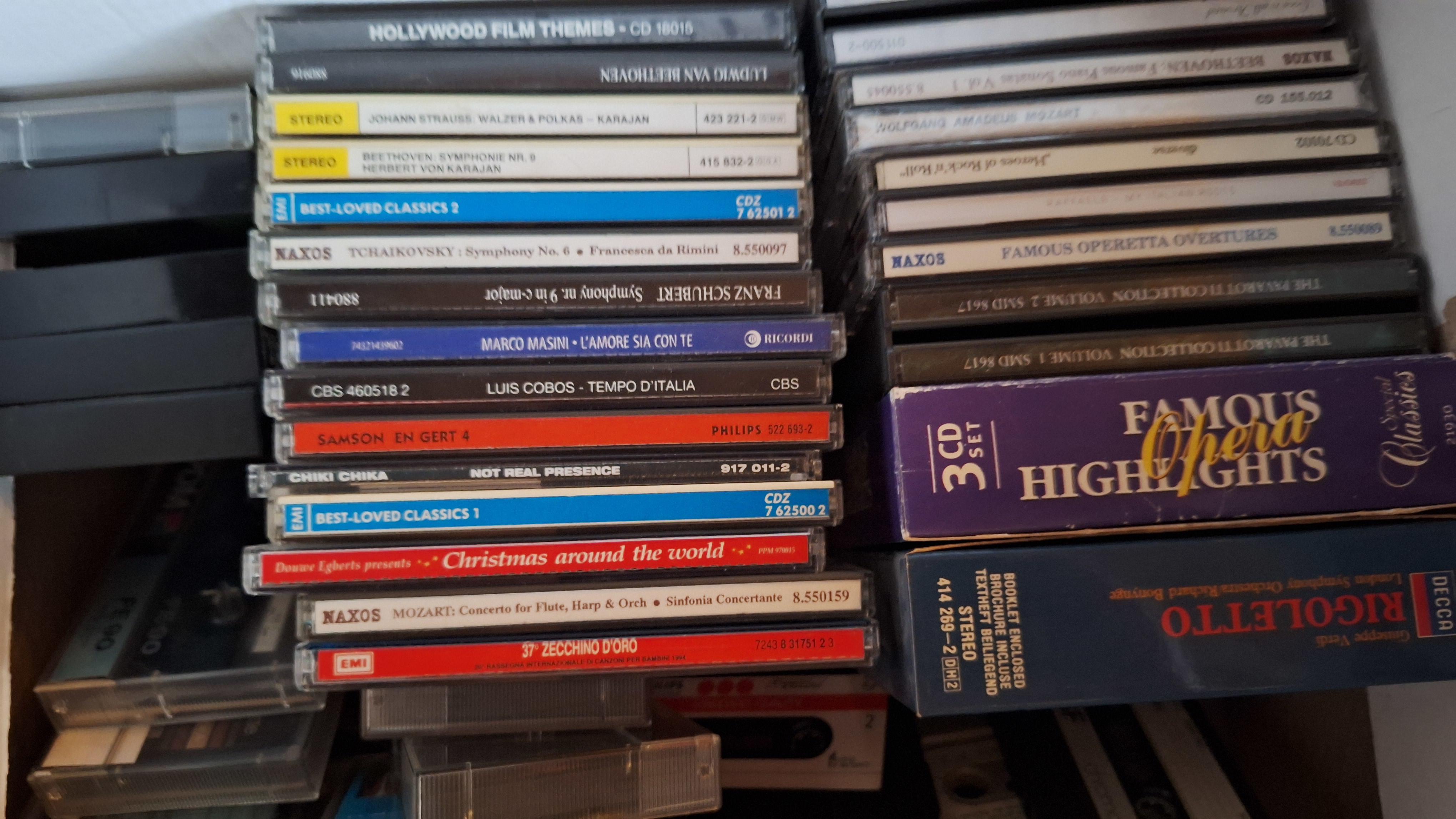 Kartonnen doos met een grote collectie cd's van onder andere klassieke componisten, Bob Marley en Ray Charles – foto 4 – kavel bij Goeiendeal, Houthalen-Helchteren