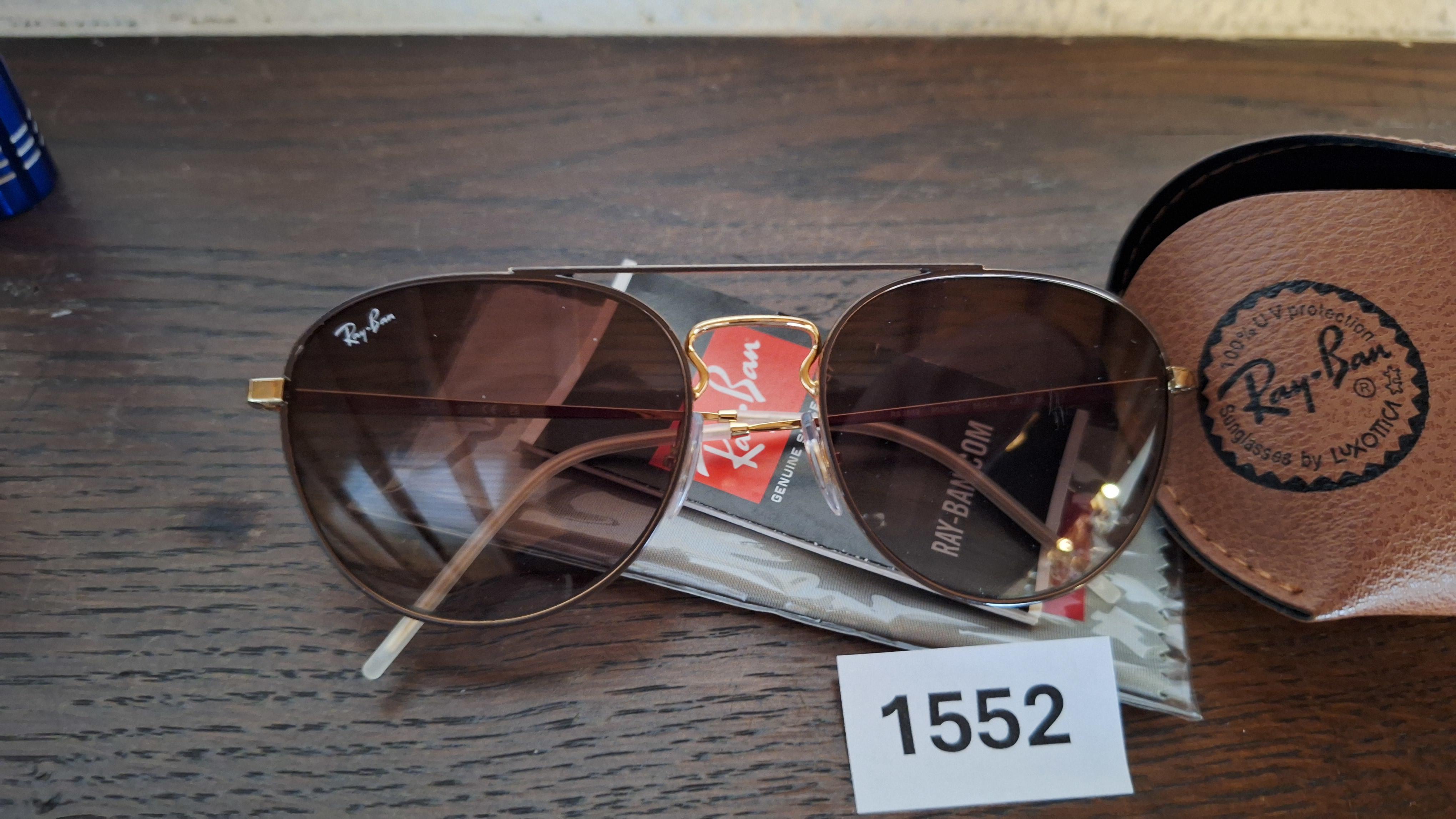 Ray-Ban Aviator zonnebril met goudkleurig montuur en bruin beschermhoesje – foto 2 – kavel bij Goeiendeal, Houthalen-Helchteren