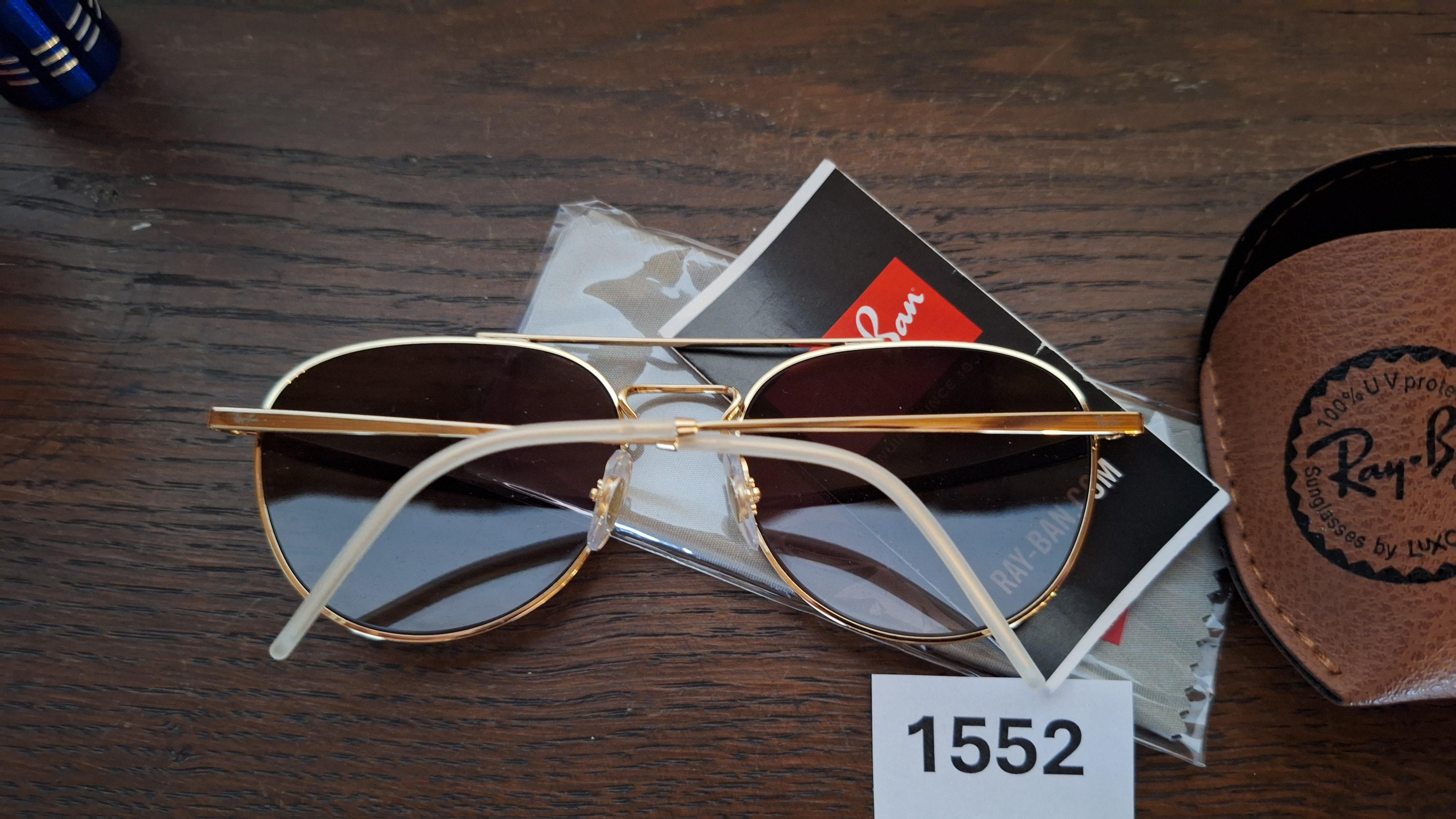 Ray-Ban Aviator zonnebril met goudkleurig montuur en bruin beschermhoesje – foto 3 – kavel bij Goeiendeal, Houthalen-Helchteren