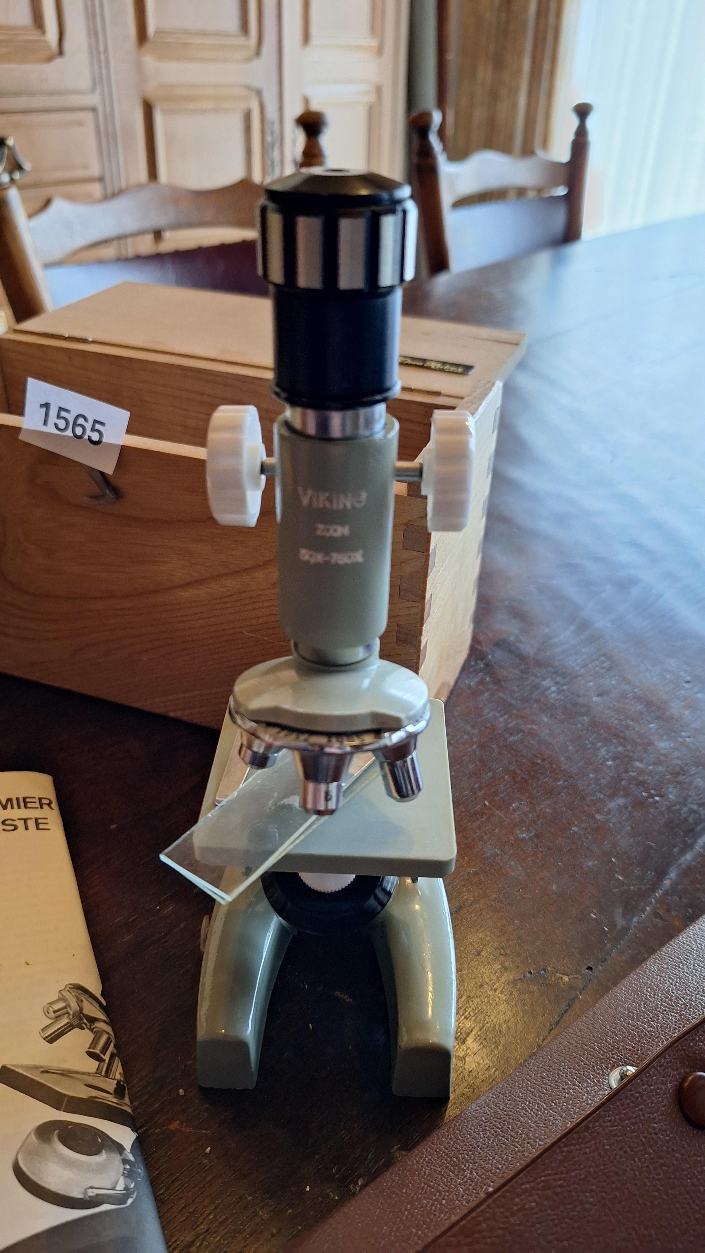 Vintage microscoopset in houten opbergkist inclusief handleiding en accessoires in etui – foto 2 – kavel bij Goeiendeal, Houthalen-Helchteren
