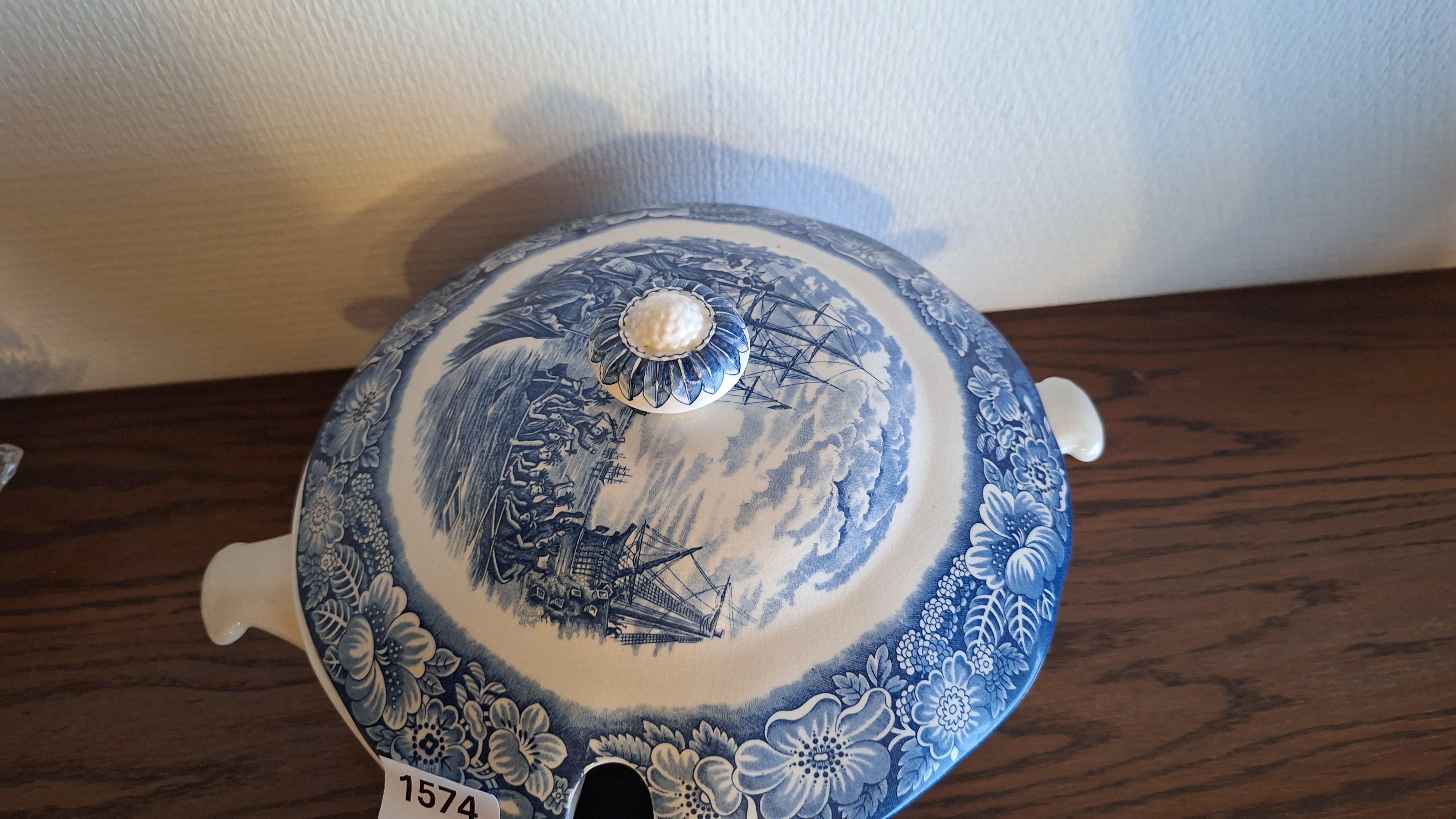 Klassieke soepkom met deksel voorzien van een blauw-wit Oud-Hollands decor – foto 3 – kavel bij Goeiendeal, Houthalen-Helchteren
