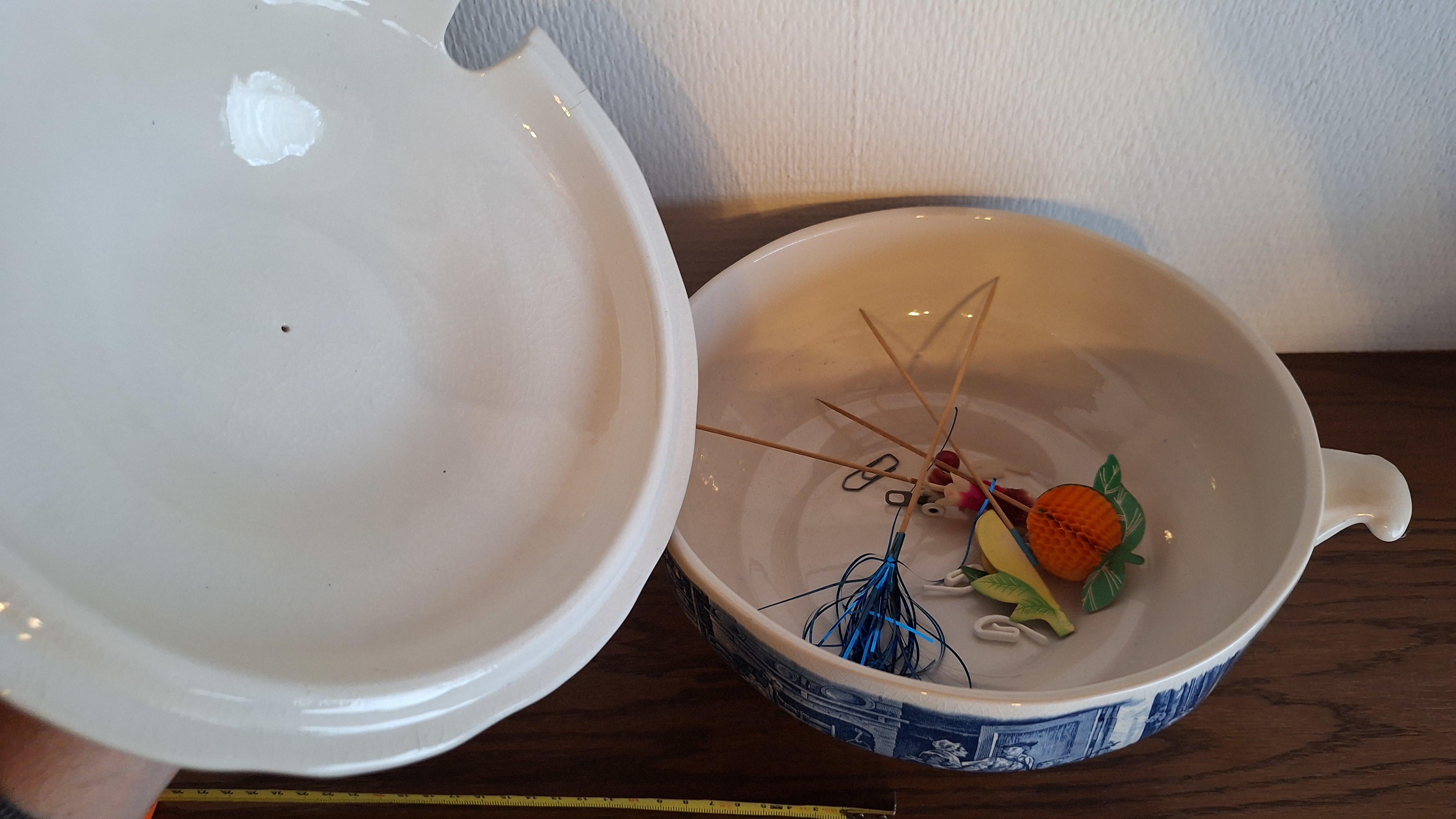 Klassieke soepkom met deksel voorzien van een blauw-wit Oud-Hollands decor – foto 6 – kavel bij Goeiendeal, Houthalen-Helchteren