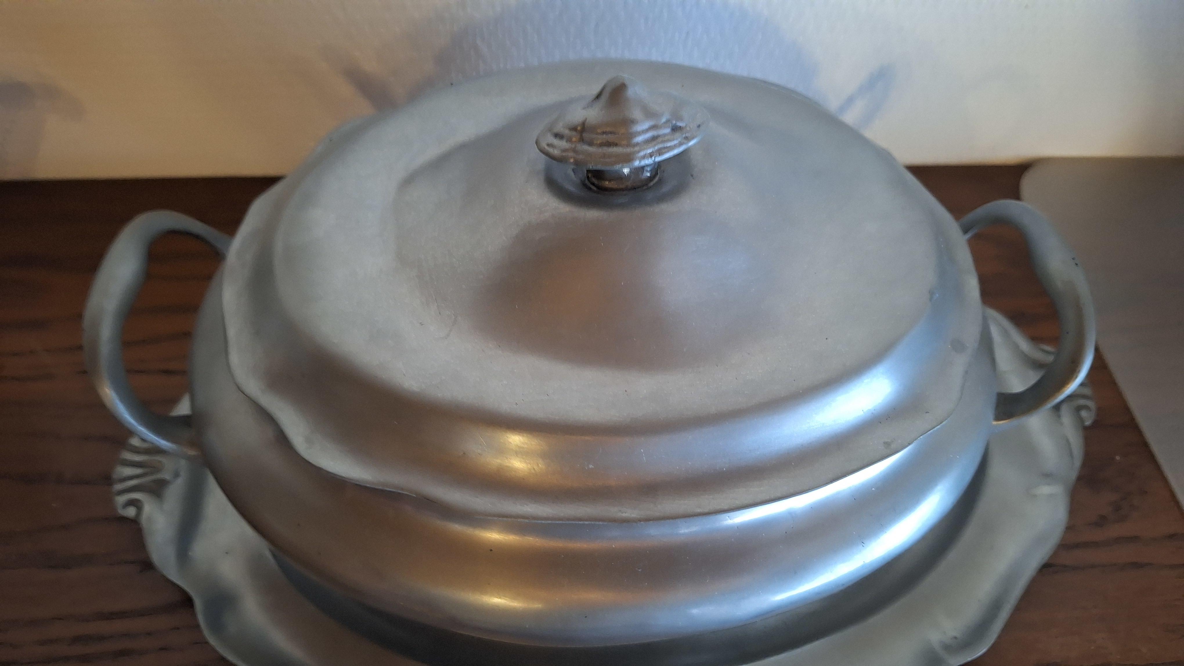 Klassieke Tin soepterrine met deksel en een groot bijbehorend serveerblad – foto 3 – kavel bij Goeiendeal, Houthalen-Helchteren