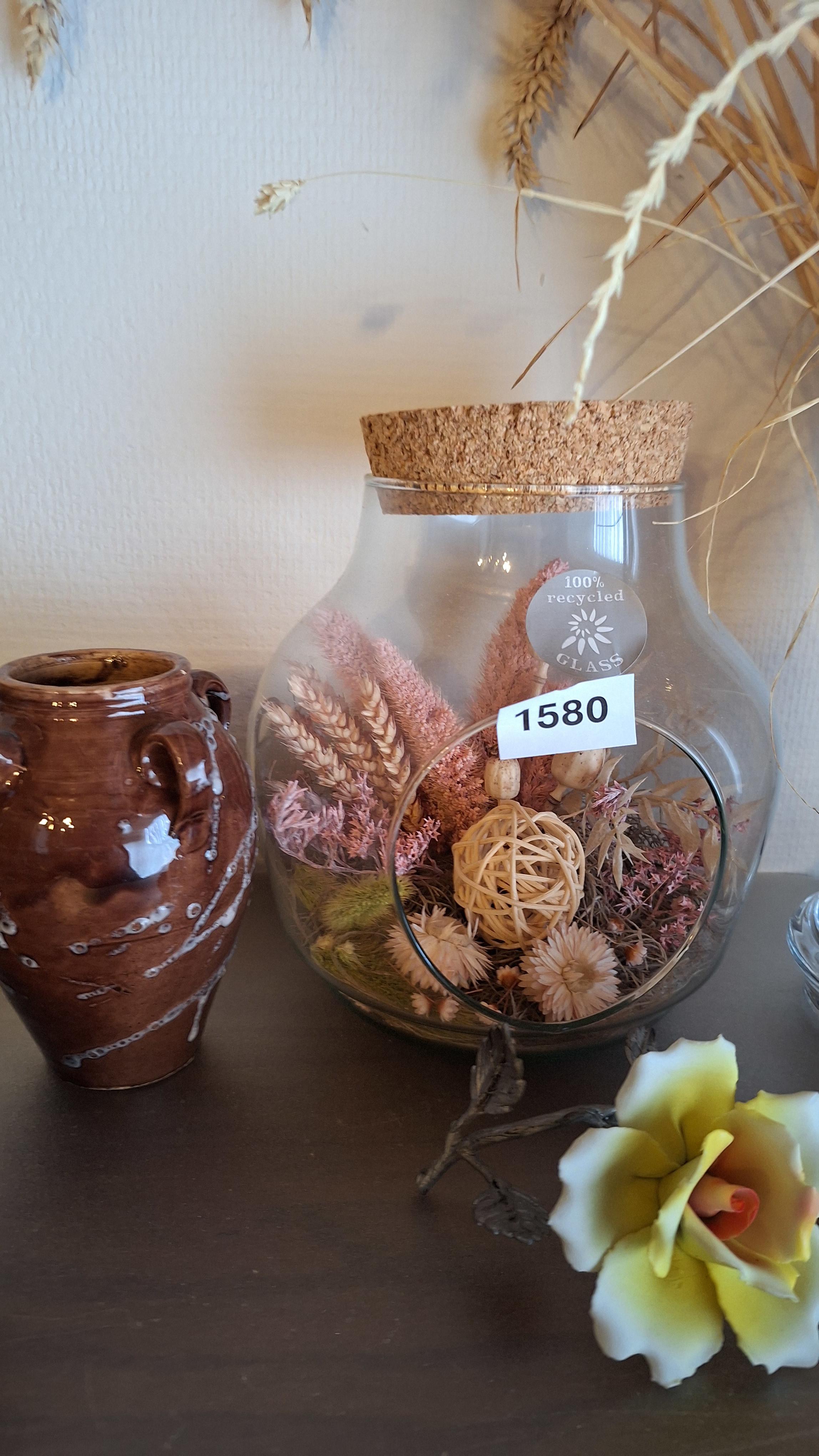 Decoratieve set bestaande uit een glazen vaas met gedroogde korenaren, een gevulde weckpot, een kleine kruik en een geurkaars – foto 4 – kavel bij Goeiendeal, Houthalen-Helchteren