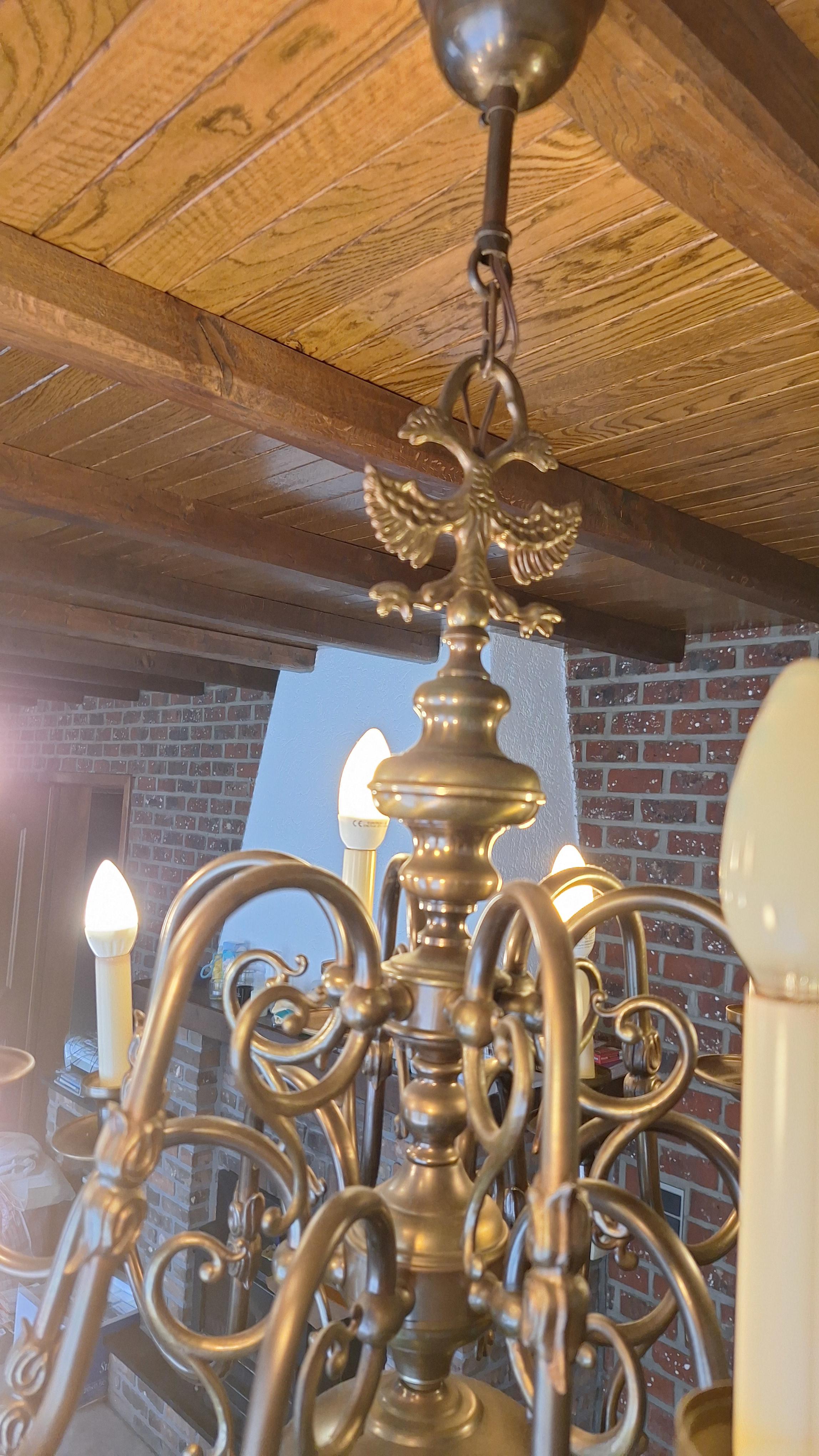 Klassieke kroonluchter met twaalf lichtpunten in de vorm van kaarsen – foto 2 – kavel bij Goeiendeal, Houthalen-Helchteren