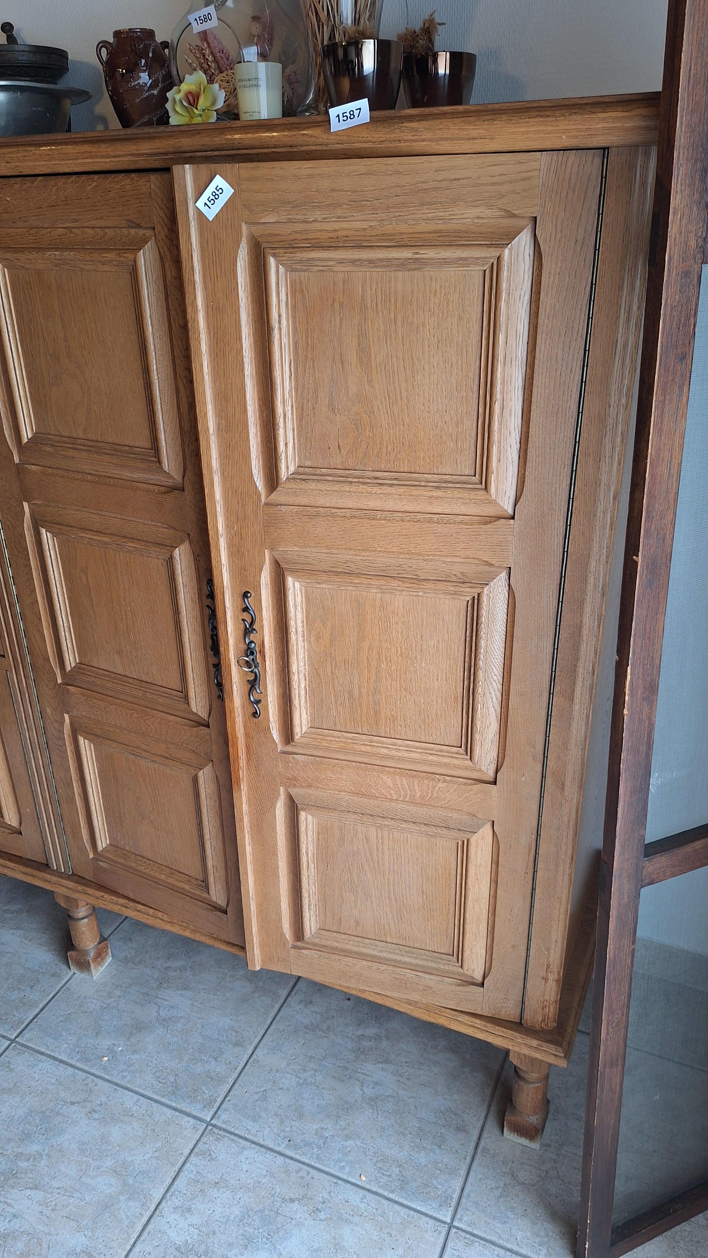 Klassiek eikenhouten dressoir met klapdeur en diverse laden – foto 2 – kavel bij Goeiendeal, Houthalen-Helchteren