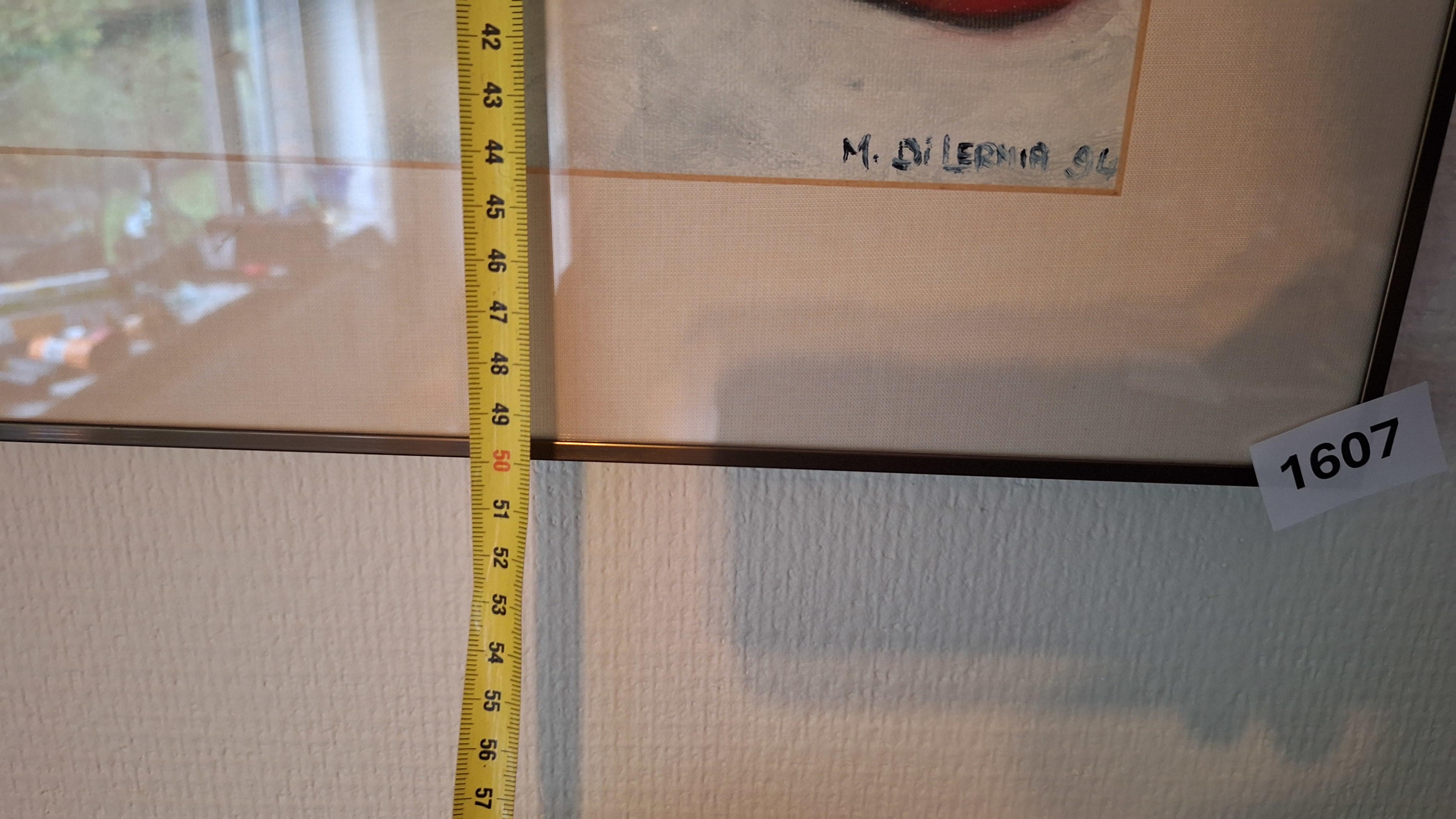Ingekleurd stilleven van appels en een glazen fles in een dunne goudkleurige lijst gesigneerd – foto 4 – kavel bij Goeiendeal, Houthalen-Helchteren