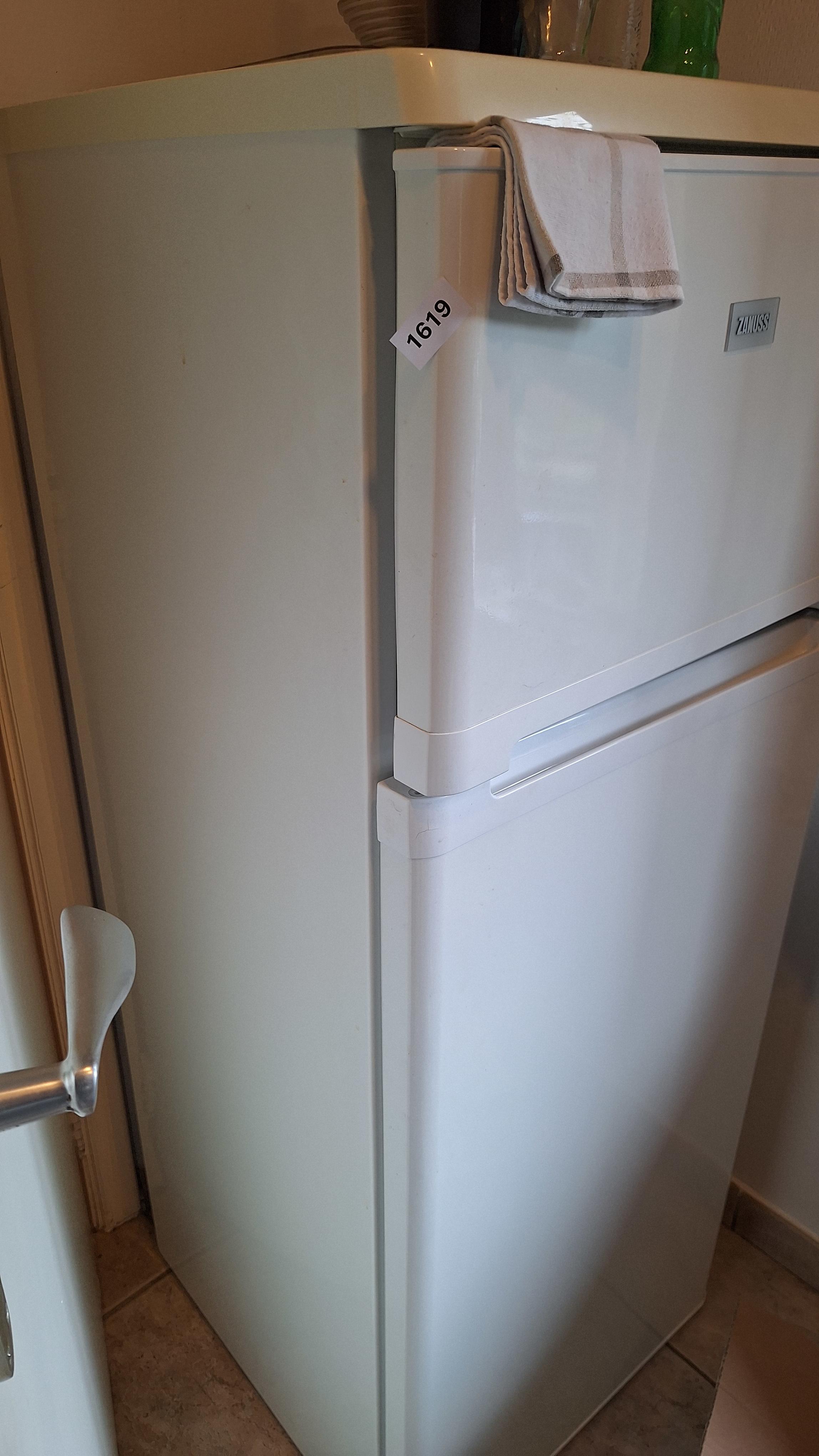 Wit model Zanussi koelkast met een apart vriesvak aan de bovenzijde getest en werkend – foto 4 – kavel bij Goeiendeal, Houthalen-Helchteren