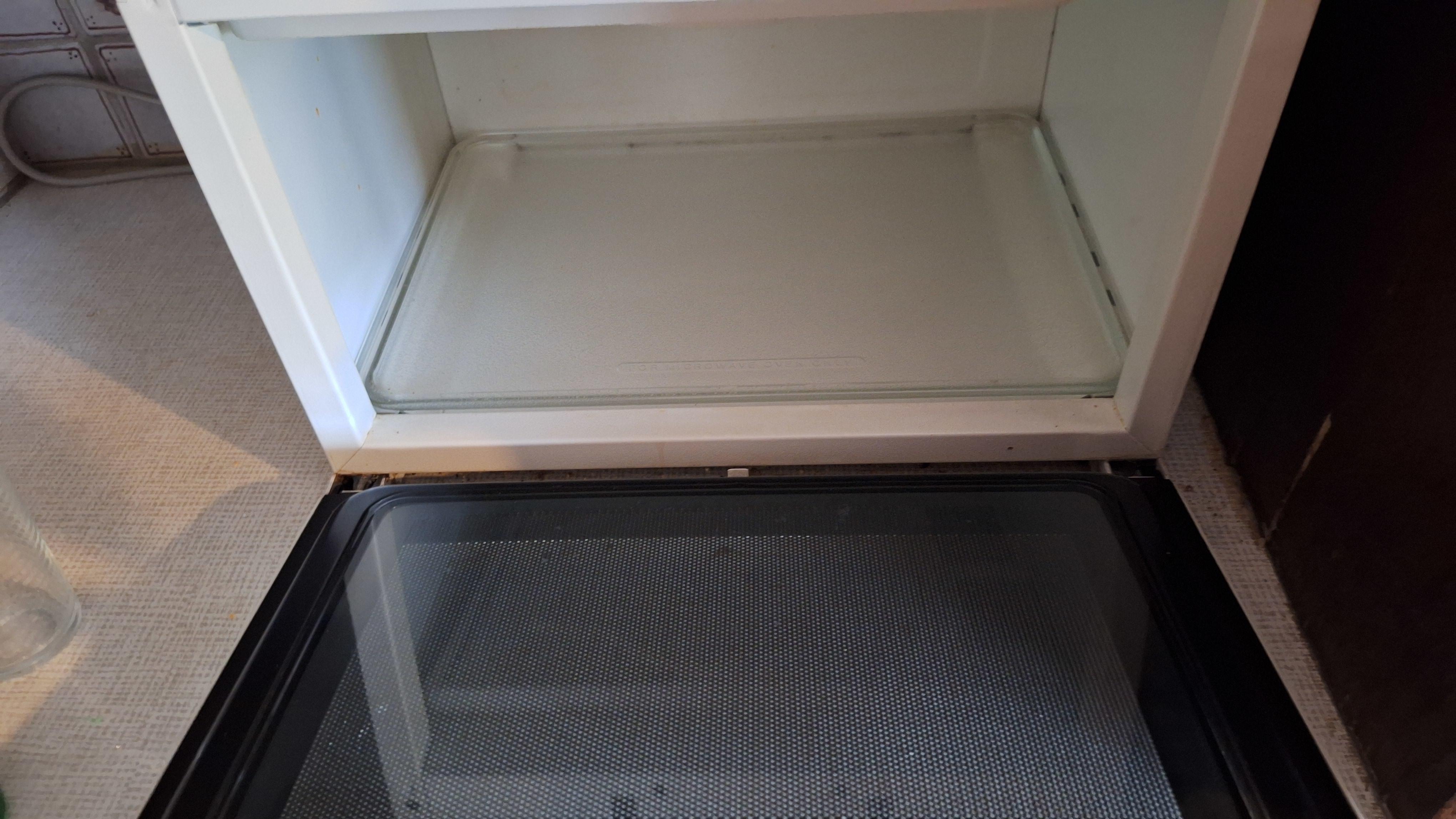 Whirlpool Space Cube microgolfoven getest en werkend – foto 2 – kavel bij Goeiendeal, Houthalen-Helchteren