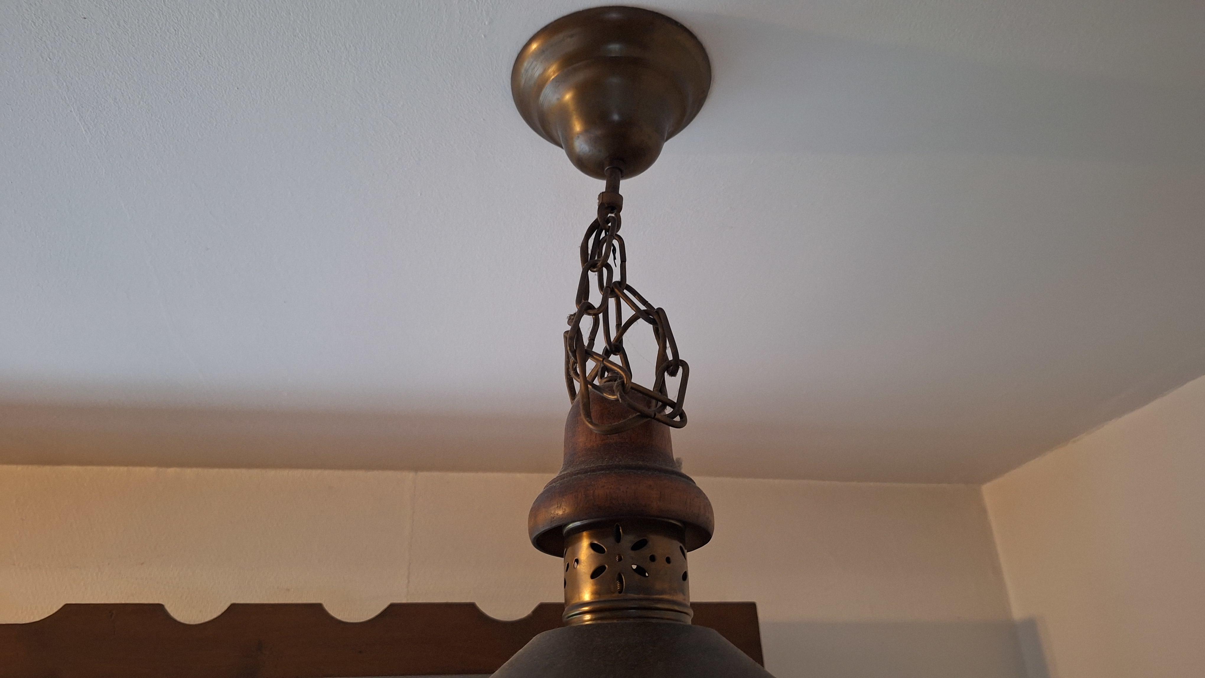 Klassieke (scheeps)hanglamp met een kegelvormige kap en een kettingsuspensie – foto 3 – kavel bij Goeiendeal, Houthalen-Helchteren