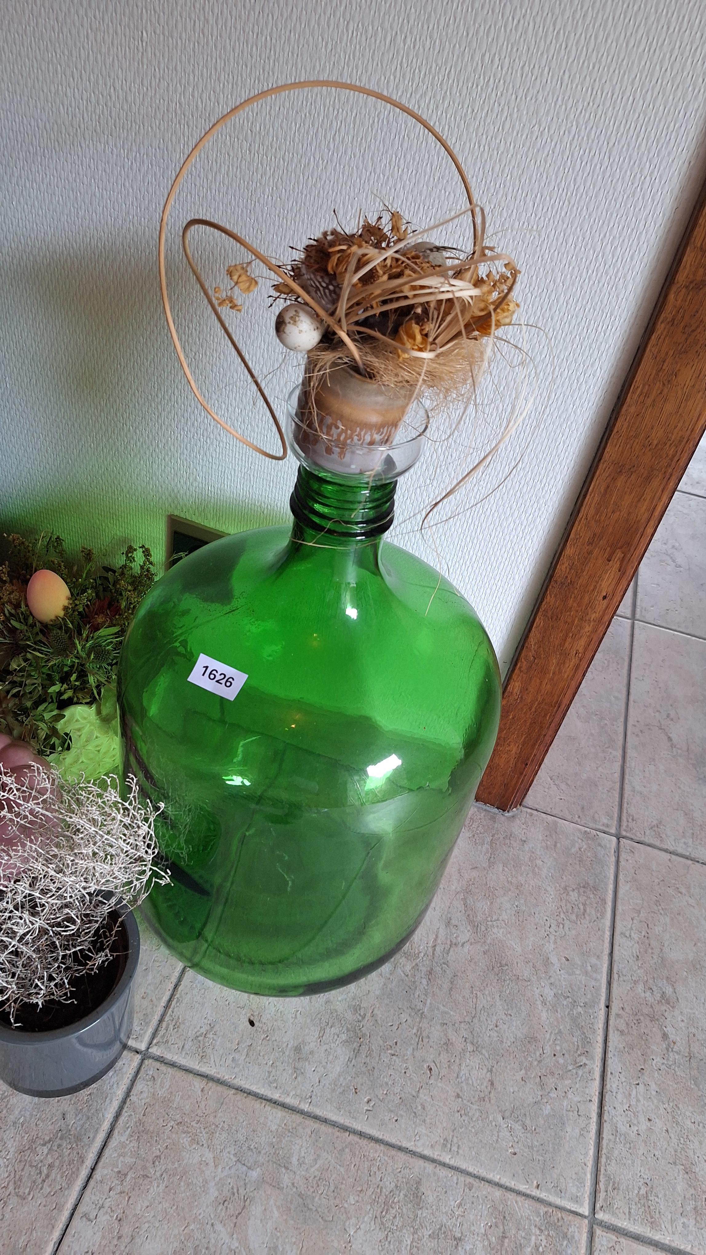 Grote groene gistingsfles met kurk en droogbloemdecoratie samen met twee kleine bloempotten – foto 4 – kavel bij Goeiendeal, Houthalen-Helchteren