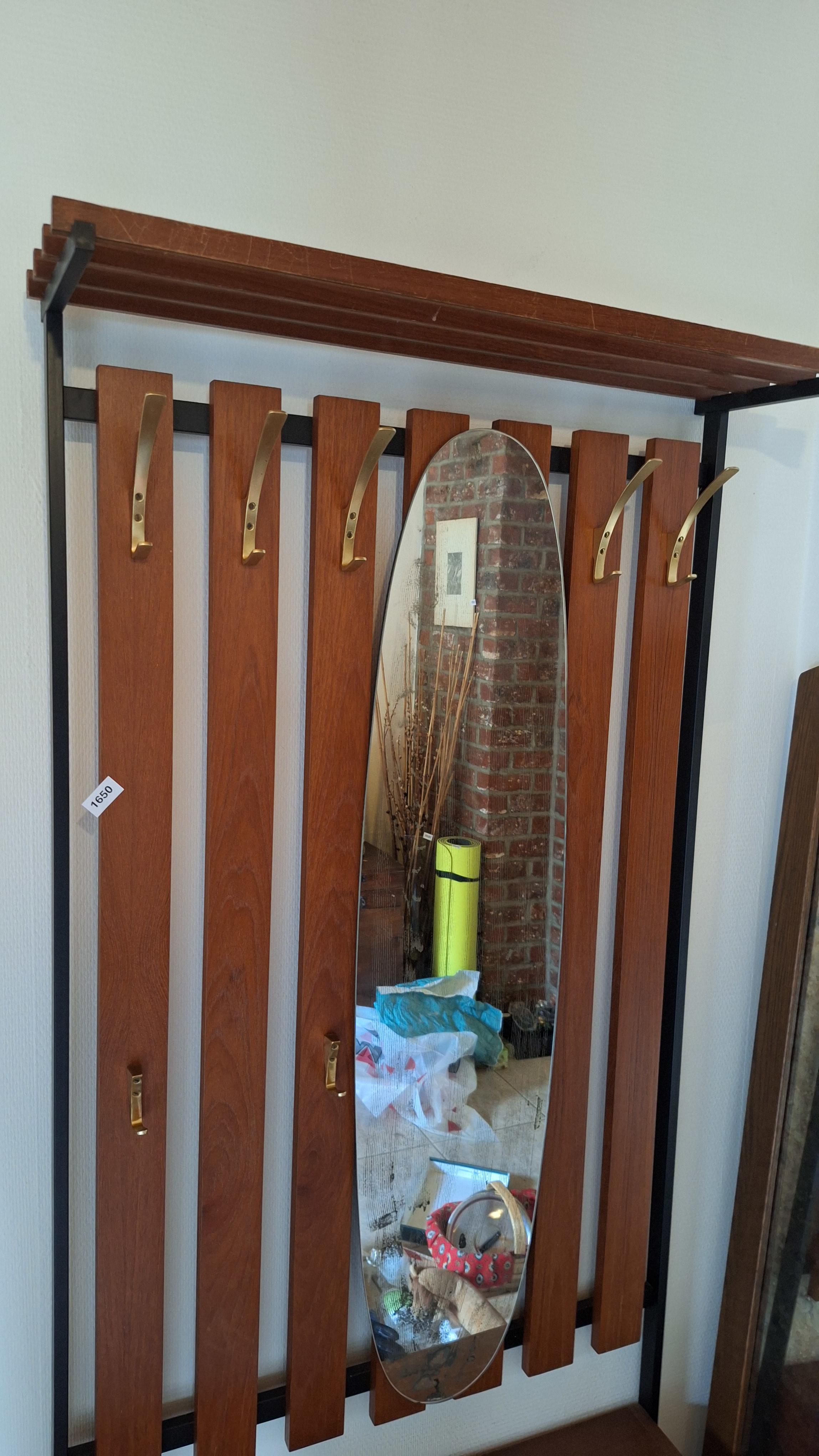 Klassieke halgarderobe met kledinghaken, een passpiegel en een geïntegreerd schoenenkastje met schuifdeuren – foto 3 – kavel bij Goeiendeal, Houthalen-Helchteren