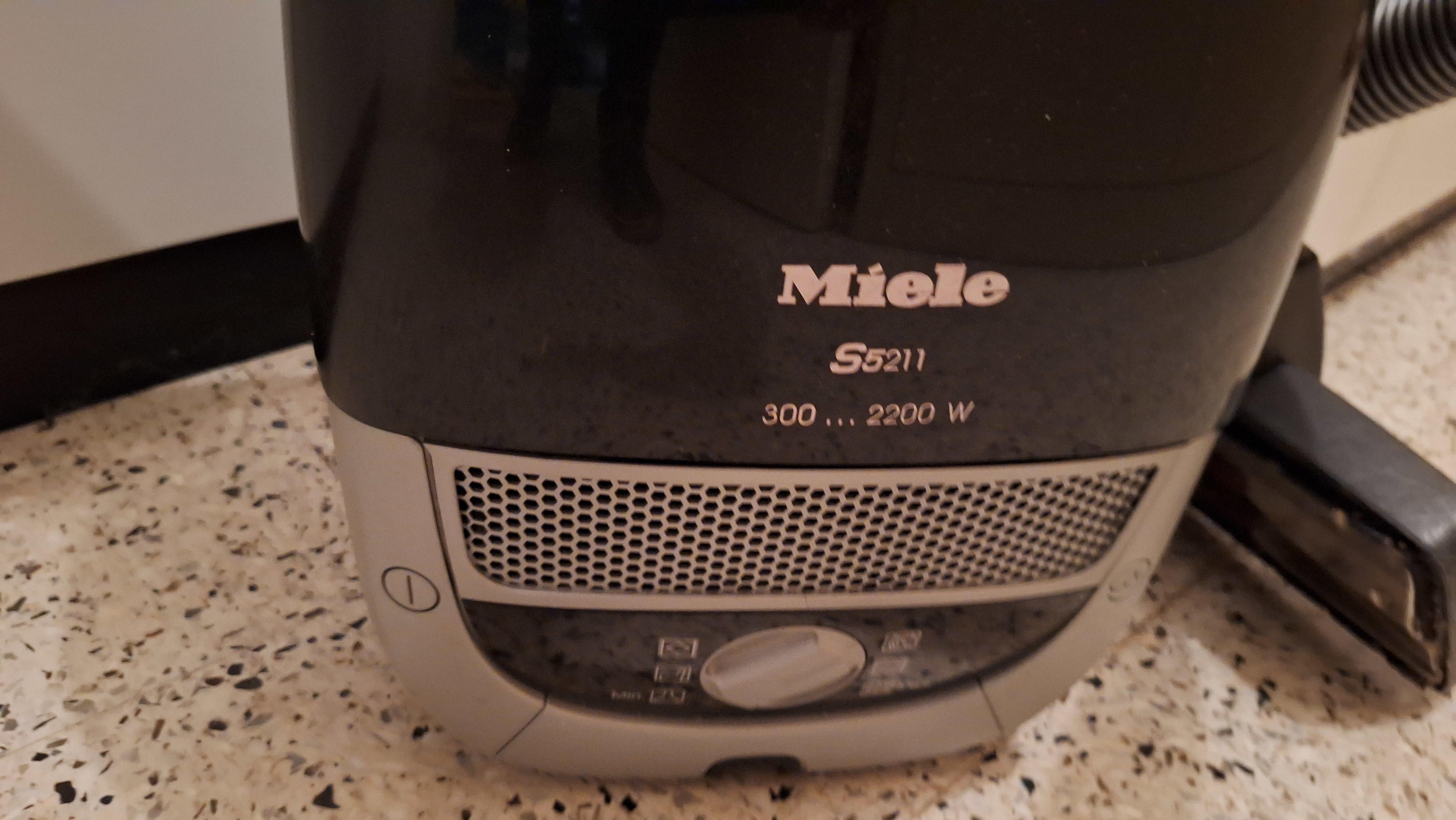 Stofzuiger van het merk Miele inclusief slang en zuigbuis & zakken – foto 3 – kavel bij Goeiendeal, Houthalen-Helchteren
