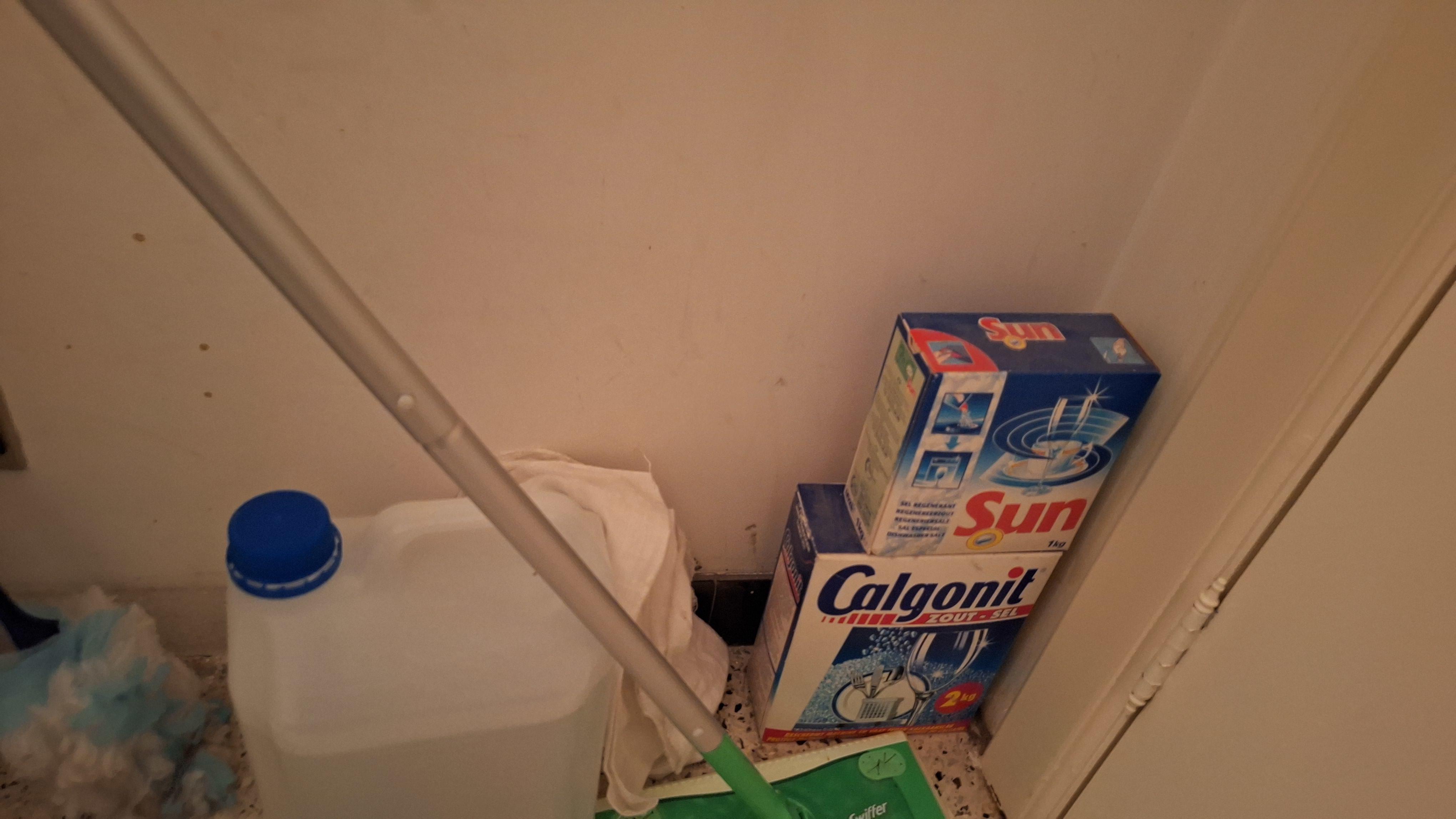 Partij diverse schoonmaakartikelen – foto 2 – kavel bij Goeiendeal, Houthalen-Helchteren
