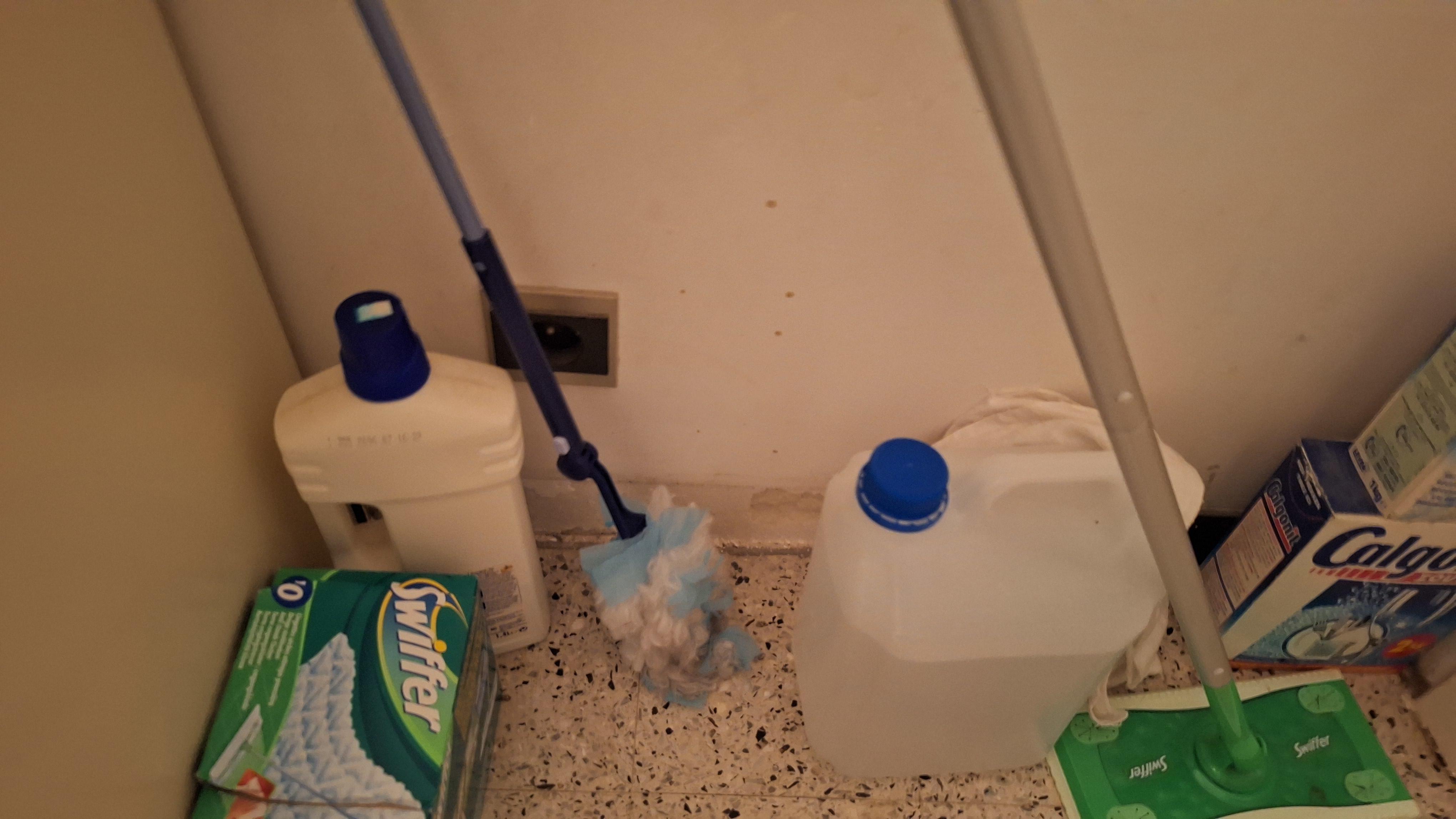 Partij diverse schoonmaakartikelen – foto 3 – kavel bij Goeiendeal, Houthalen-Helchteren