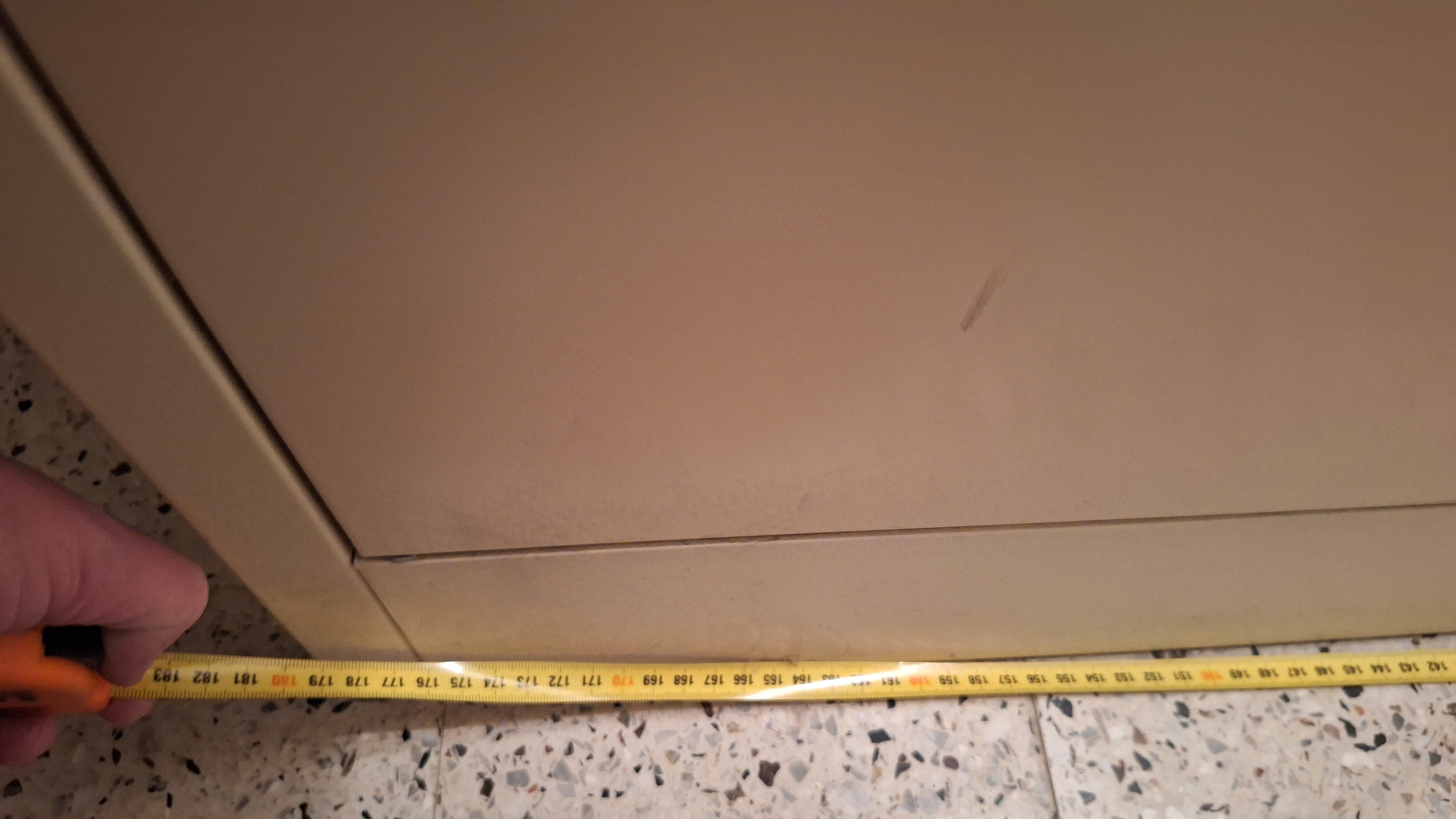Set van twee beige tweedeurs Metalen archiefkasten voorzien van verzonken handgrepen – foto 5 – kavel bij Goeiendeal, Houthalen-Helchteren