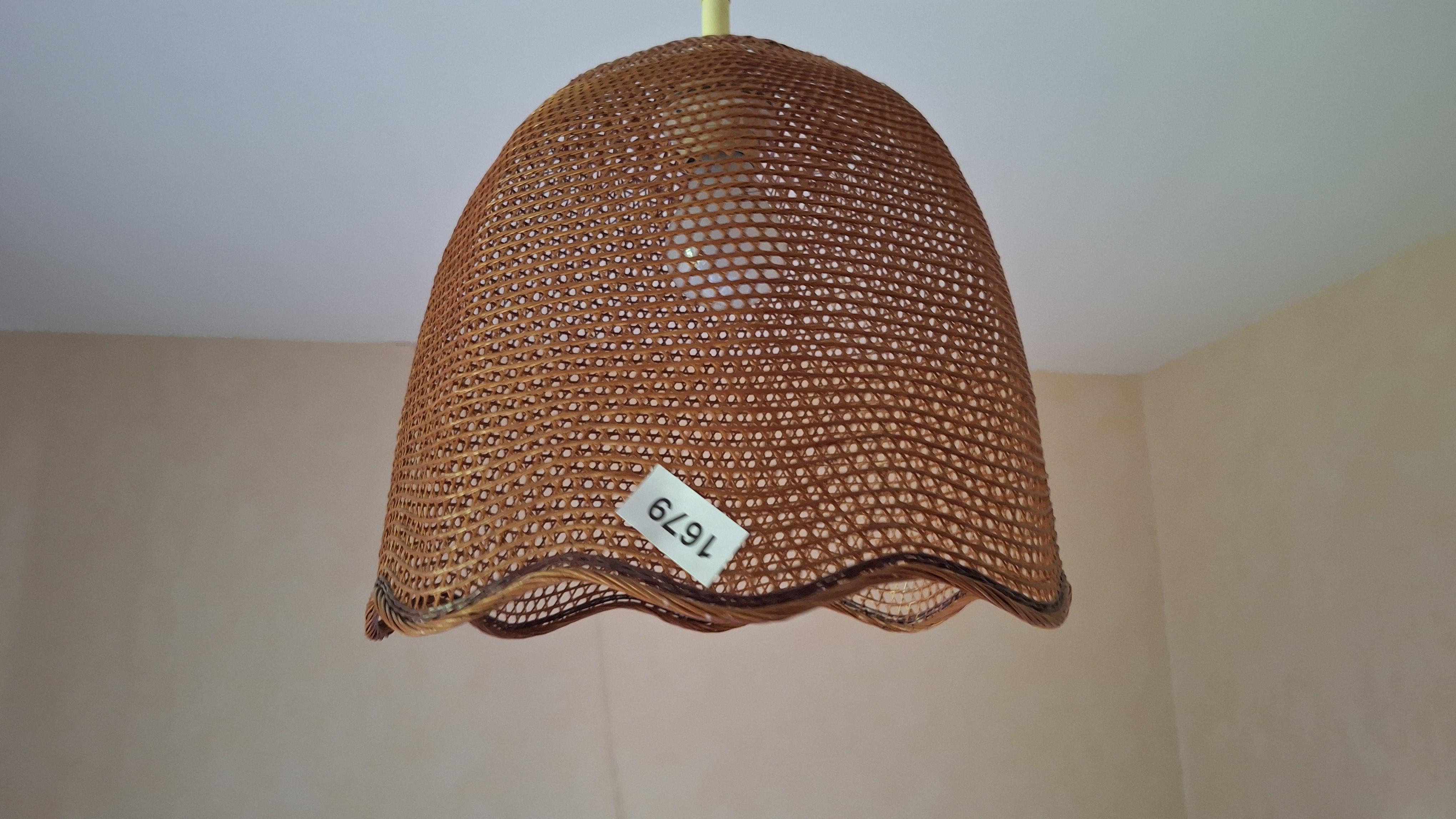 Klassieke hanglamp met een bruine geweven kap en golvende rand – foto 3 – kavel bij Goeiendeal, Houthalen-Helchteren