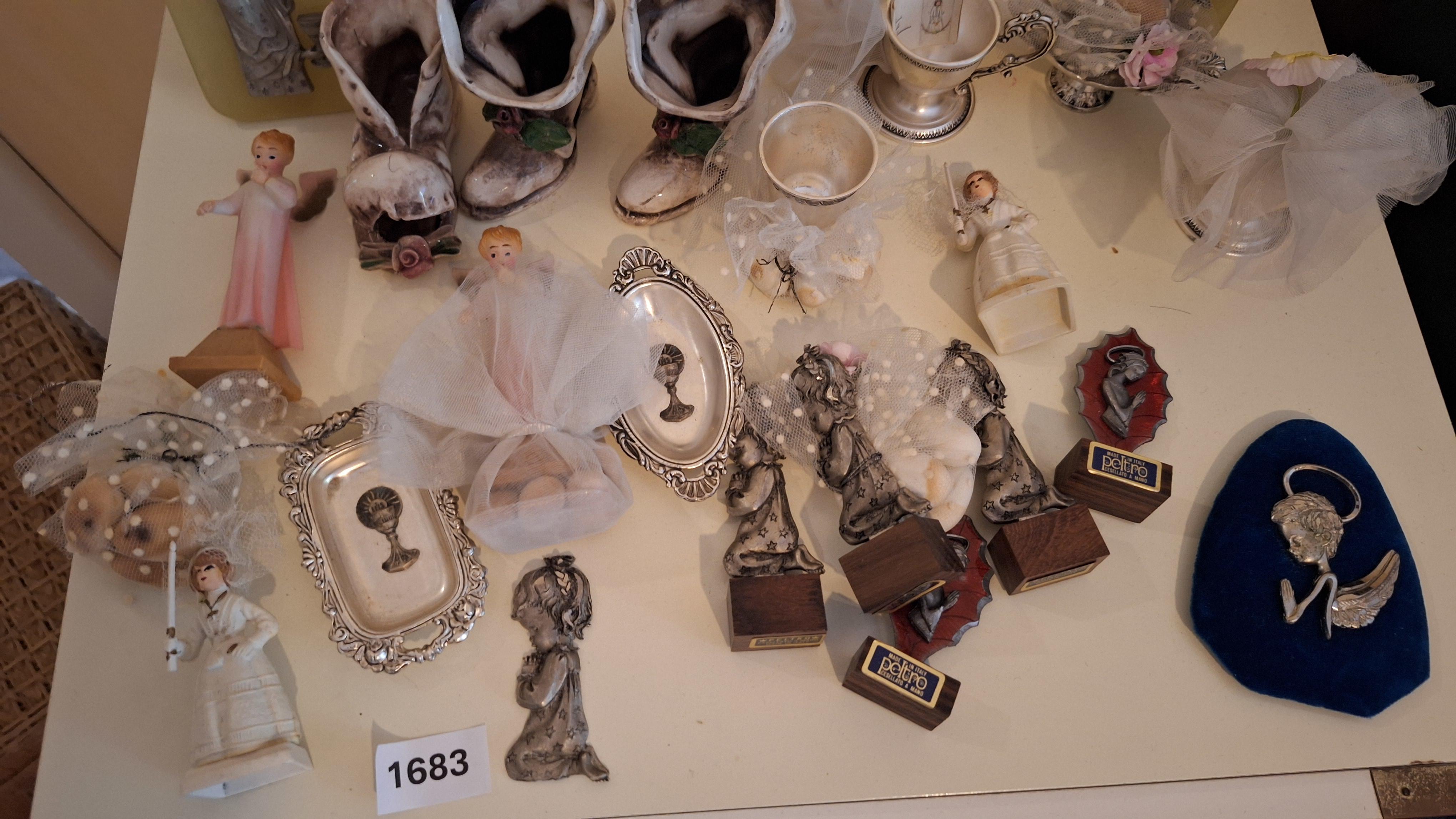 Grote verzameling diverse religieuze en decoratieve beeldjes waaronder engeltjes en communiefiguurtjes – foto 3 – kavel bij Goeiendeal, Houthalen-Helchteren