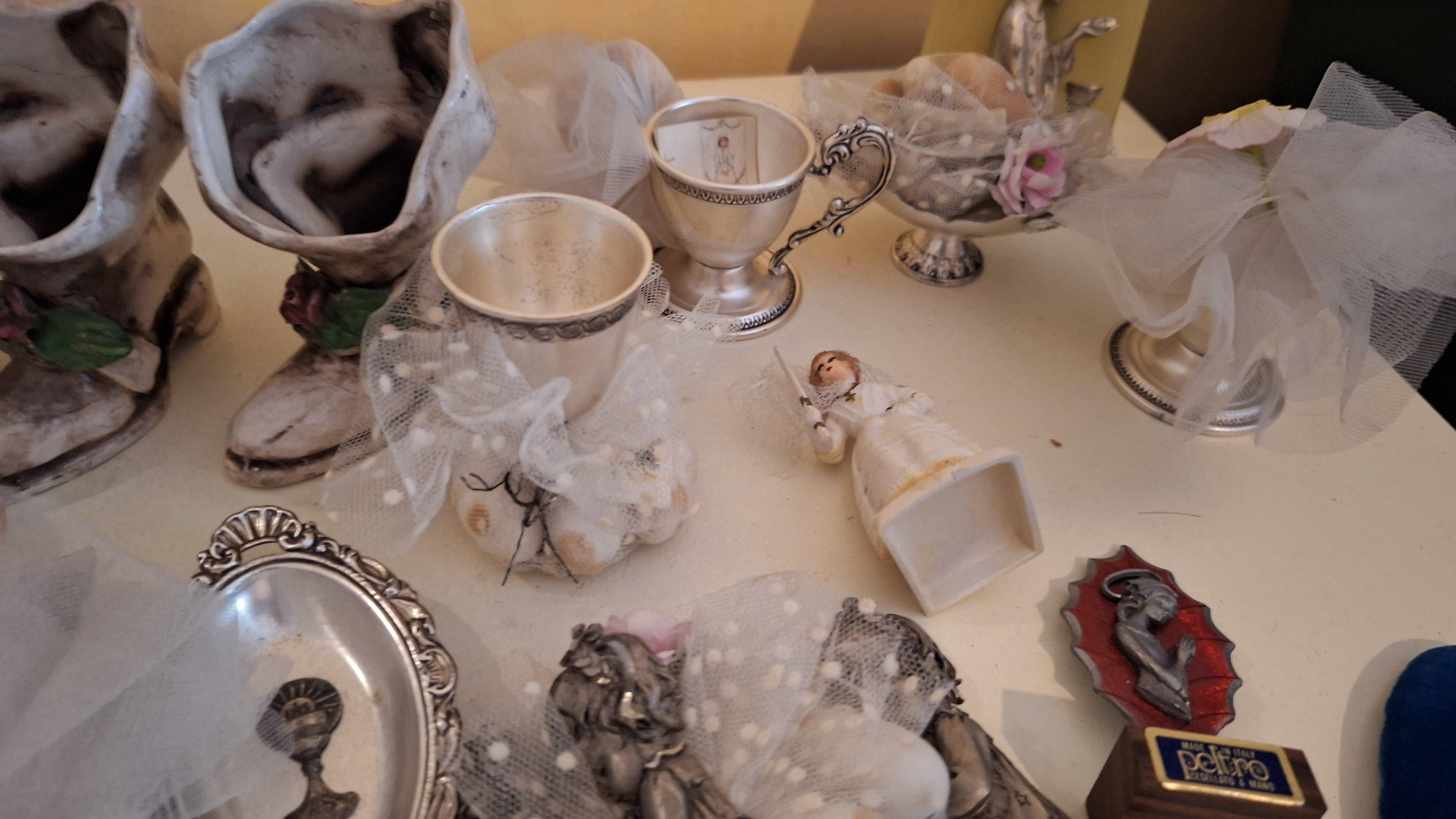 Grote verzameling diverse religieuze en decoratieve beeldjes waaronder engeltjes en communiefiguurtjes – foto 5 – kavel bij Goeiendeal, Houthalen-Helchteren