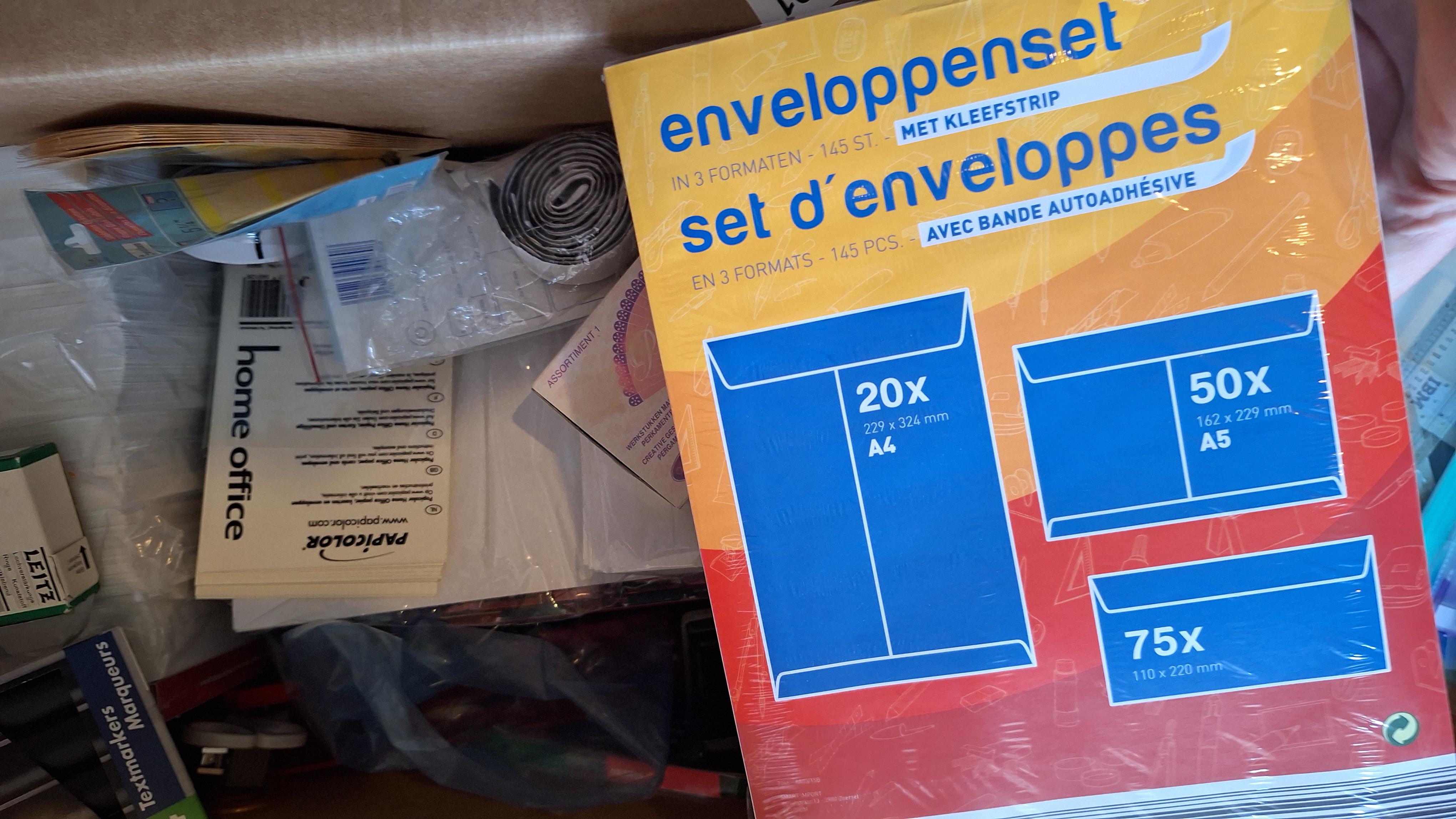 Grote partij diverse kantoorbenodigdheden waaronder organizers, schrijfwaren van BIC en fotopapier van Sihl Inkjet – foto 5 – kavel bij Goeiendeal, Houthalen-Helchteren