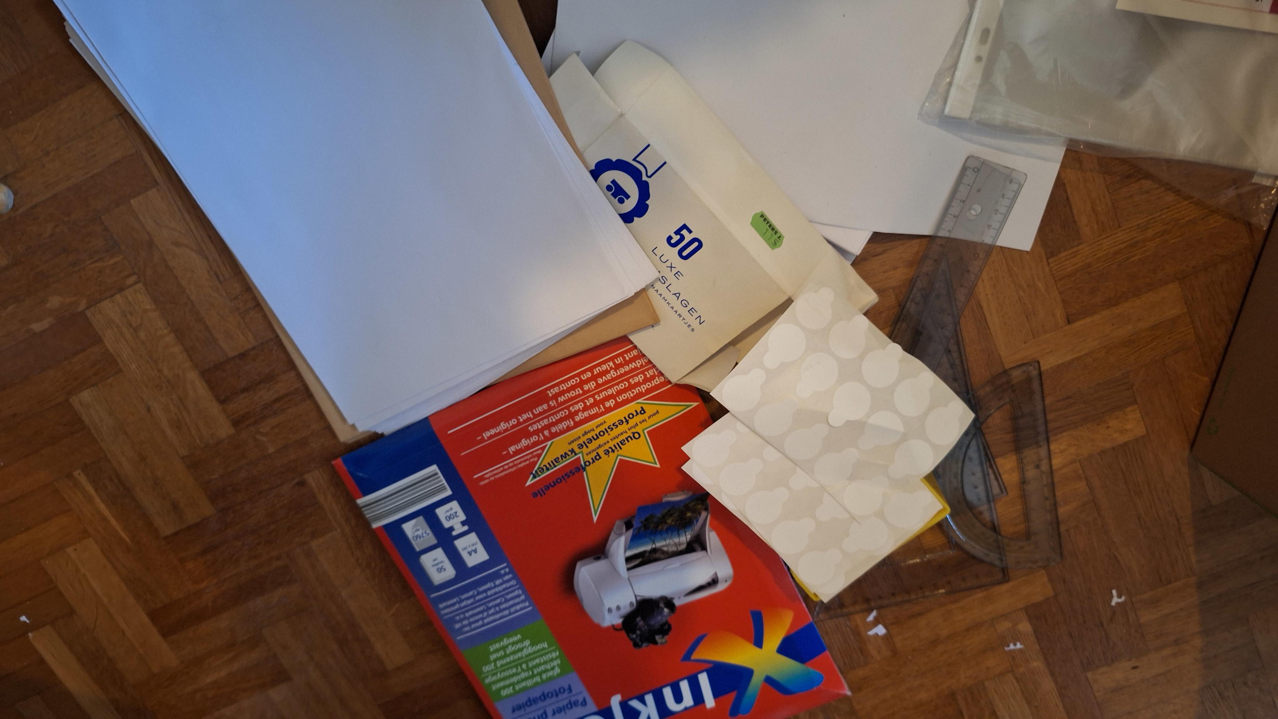 Grote partij diverse kantoorbenodigdheden waaronder organizers, schrijfwaren van BIC en fotopapier van Sihl Inkjet – foto 9 – kavel bij Goeiendeal, Houthalen-Helchteren