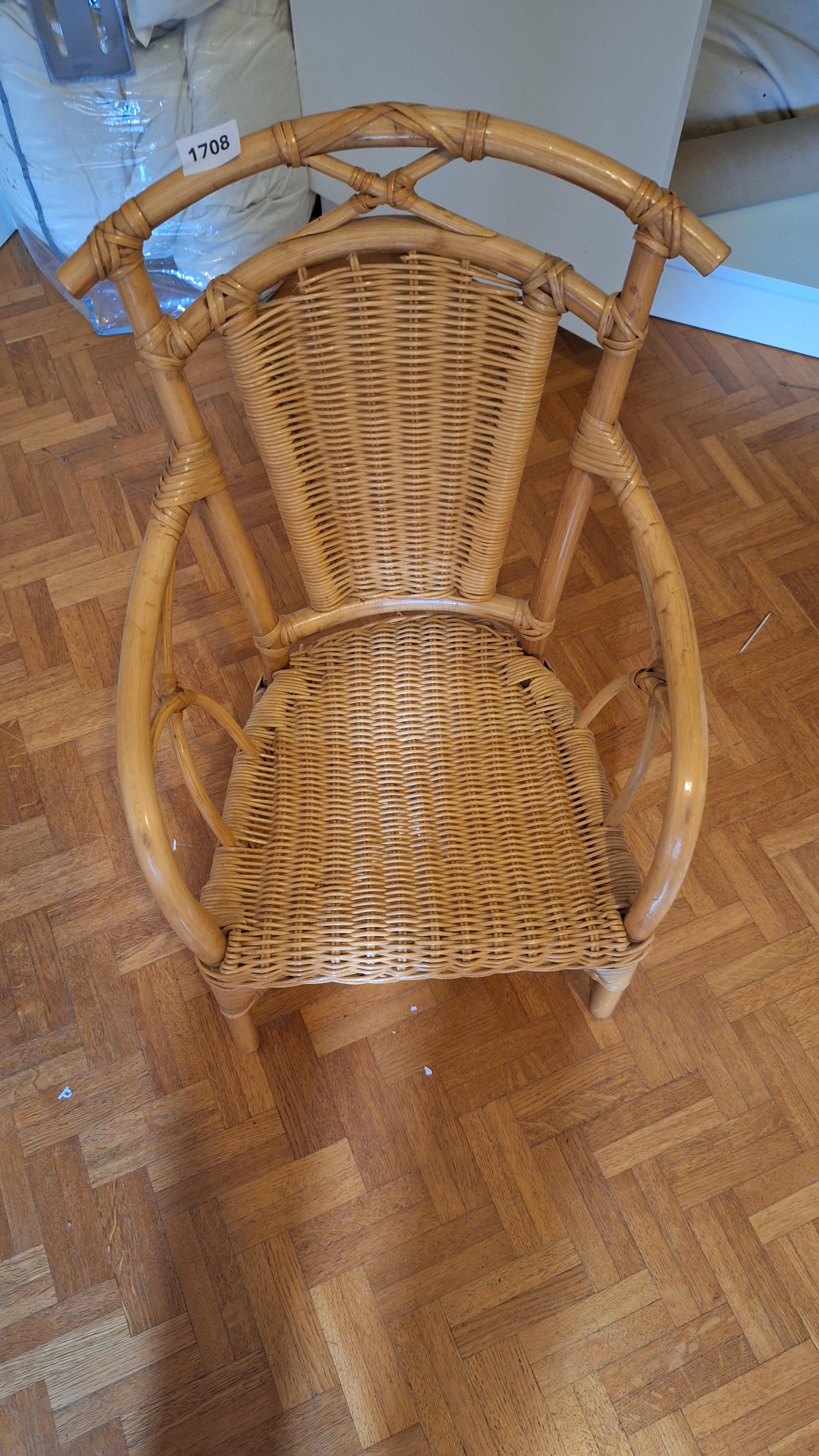 Rotan fauteuil met een hoge gevlochten rugleuning en doorlopende armleuningen – kavel bij Goeiendeal, Houthalen-Helchteren