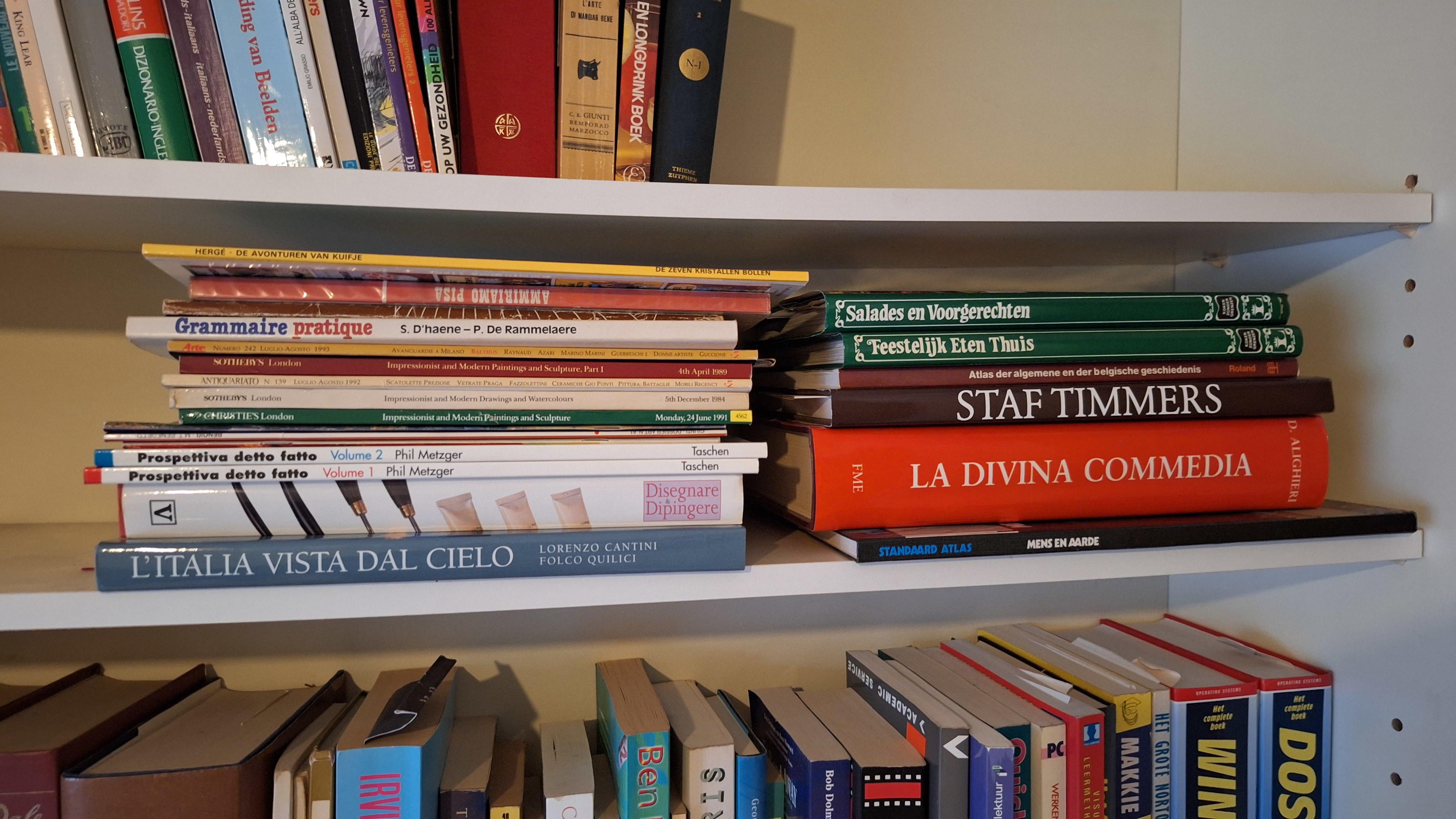 Grote collectie diverse boeken, woordenboeken en softwaregidsen exclusief kast – foto 3 – kavel bij Goeiendeal, Houthalen-Helchteren