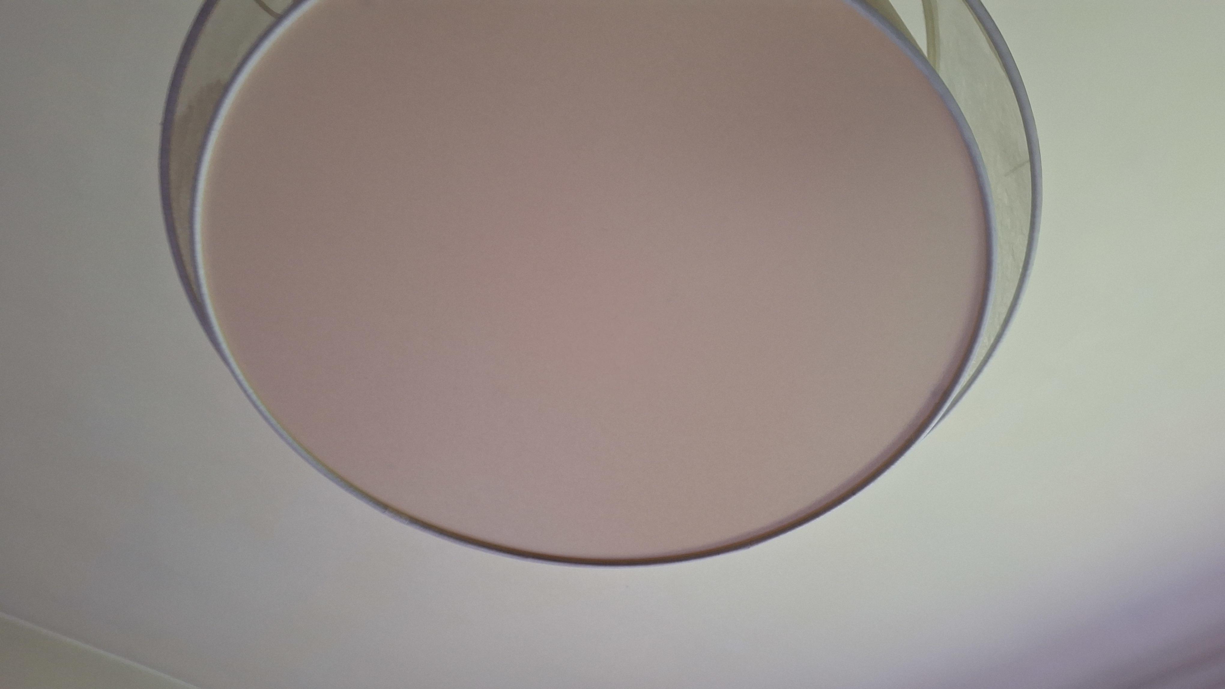 Moderne hanglamp met een dubbele beige stoffen kap – foto 2 – kavel bij Goeiendeal, Houthalen-Helchteren