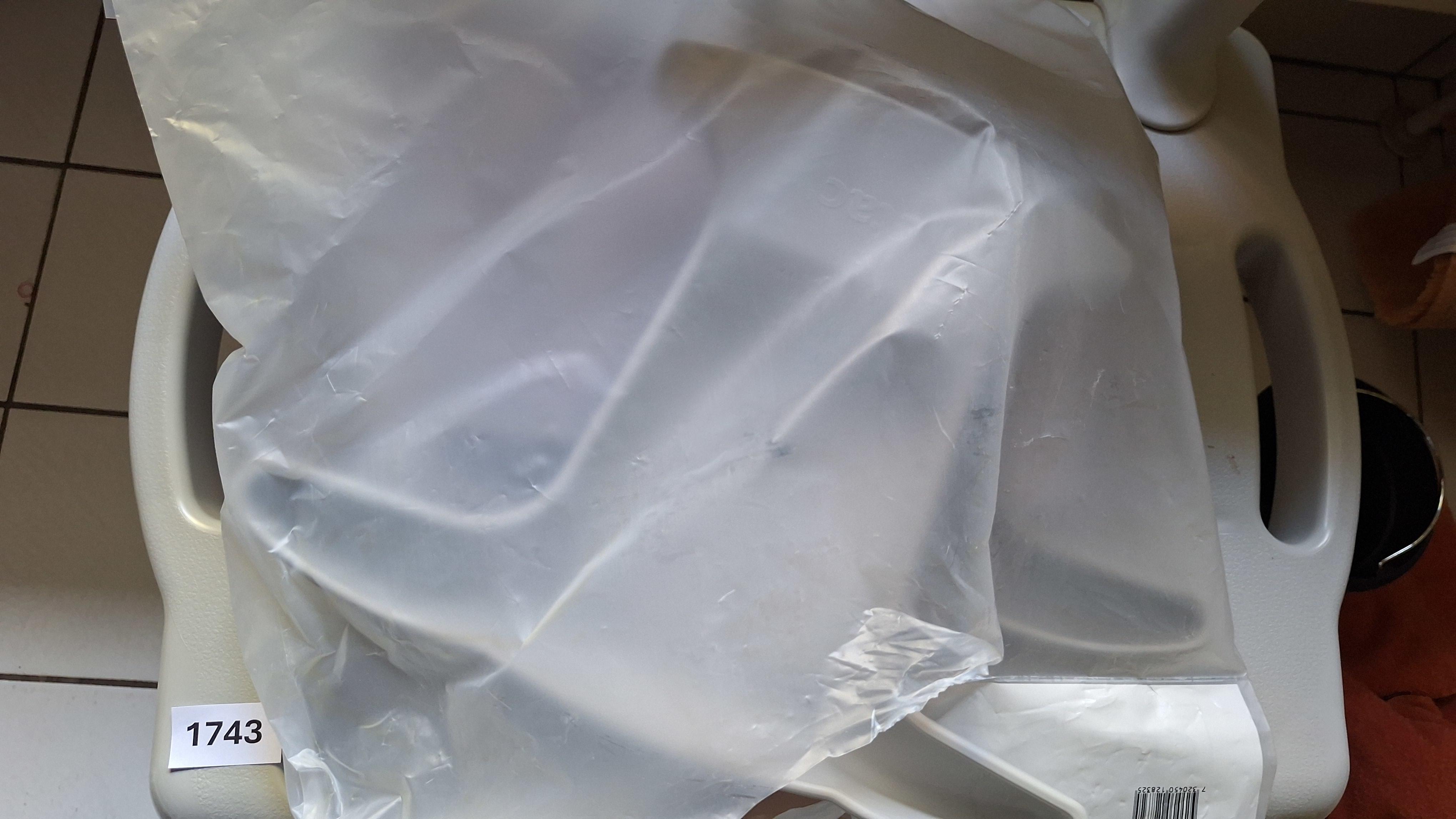 Etac Swift douchekruk met een rugleuning en handgrepen [rIRCQN] – foto 4 – kavel bij Goeiendeal, Houthalen-Helchteren