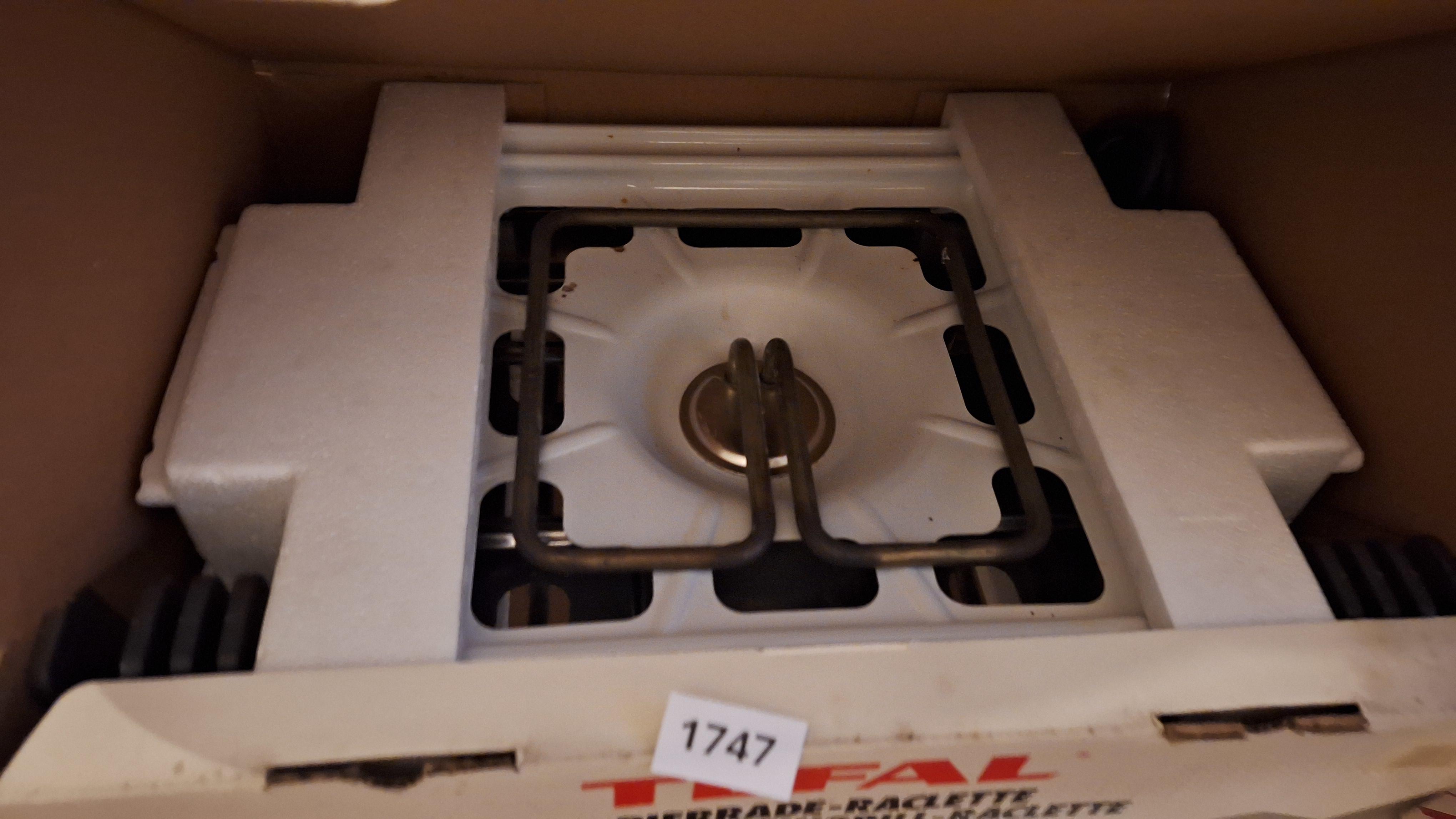 Keukenapparatuur bestaande uit een Tefal Pierrade-Raclette en een Ardes Il Paiolo roertopf in originele dozen – foto 2 – kavel bij Goeiendeal, Houthalen-Helchteren