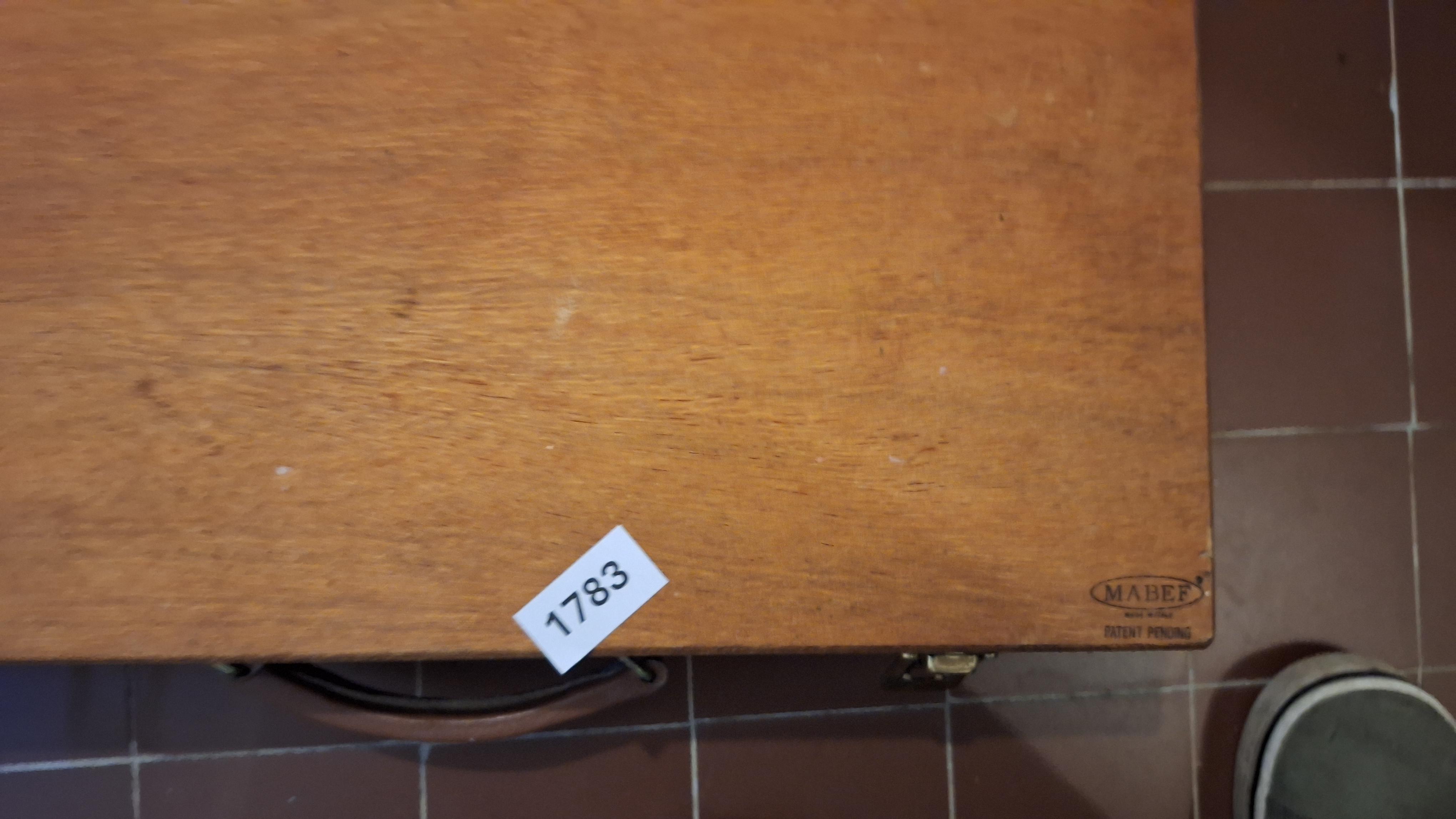 Houten schilderskoffer gevuld met een grote collectie tubes olieverf, penselen en schildersmessen – foto 3 – kavel bij Goeiendeal, Houthalen-Helchteren