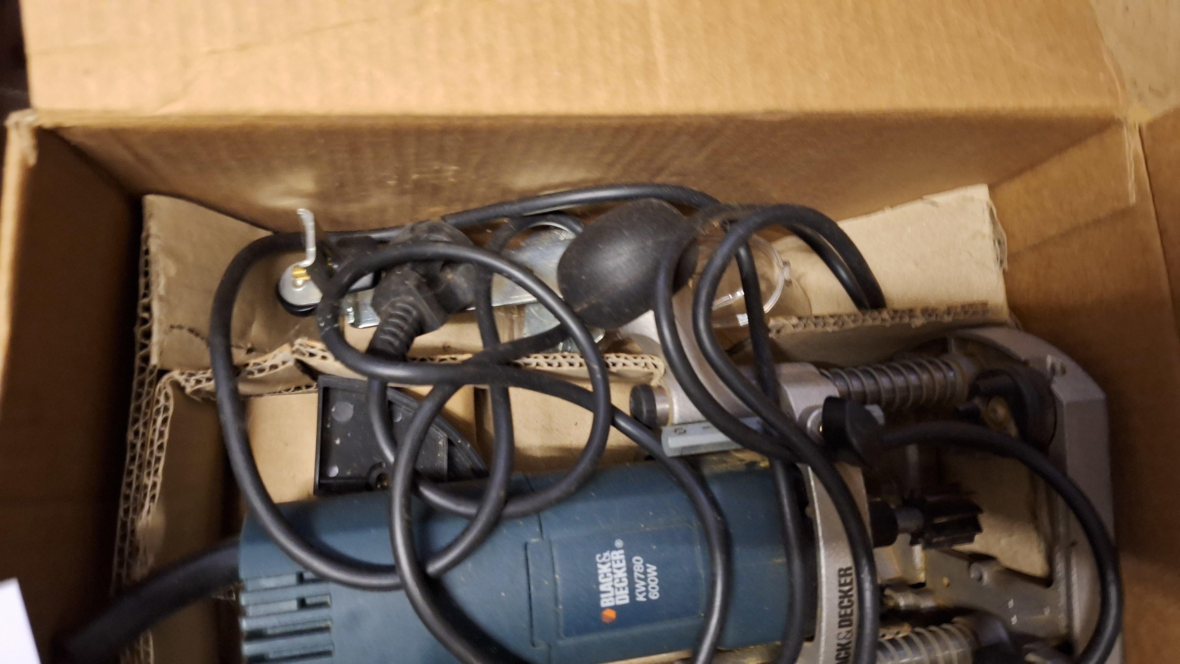Black & Decker KW780 bovenfrees in een originele kartonnen doos – getest en werkend – foto 2 – kavel bij Goeiendeal, Houthalen-Helchteren