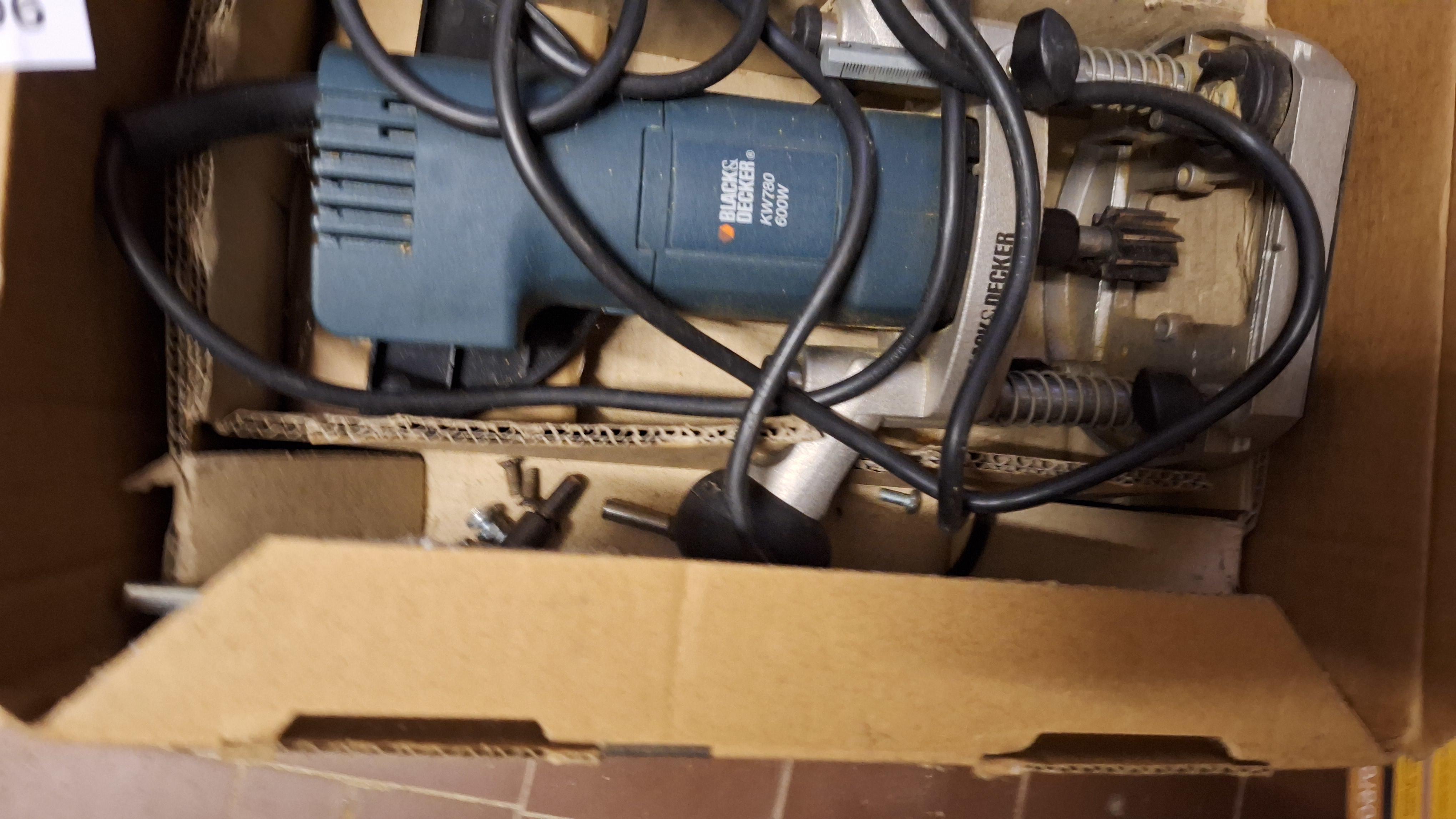 Black & Decker KW780 bovenfrees in een originele kartonnen doos – getest en werkend – foto 3 – kavel bij Goeiendeal, Houthalen-Helchteren