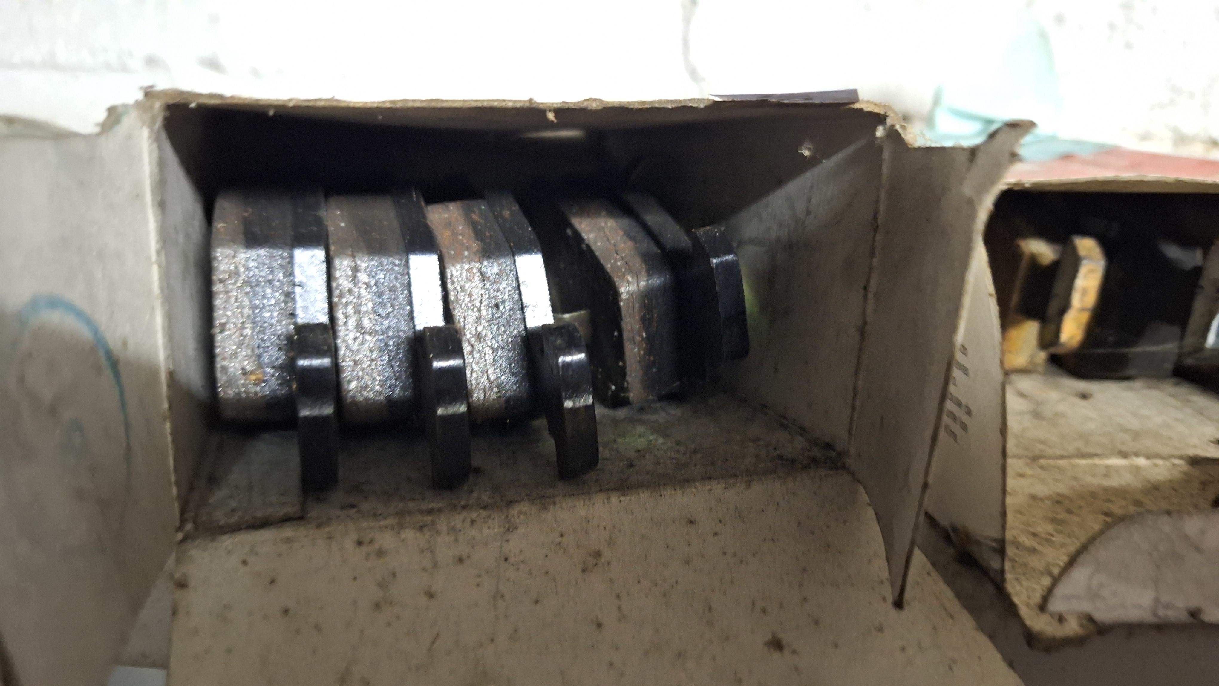 Twee sets Motorcraft remblokkensets in hun originele kartonnen verpakkingen – foto 2 – kavel bij Goeiendeal, Houthalen-Helchteren