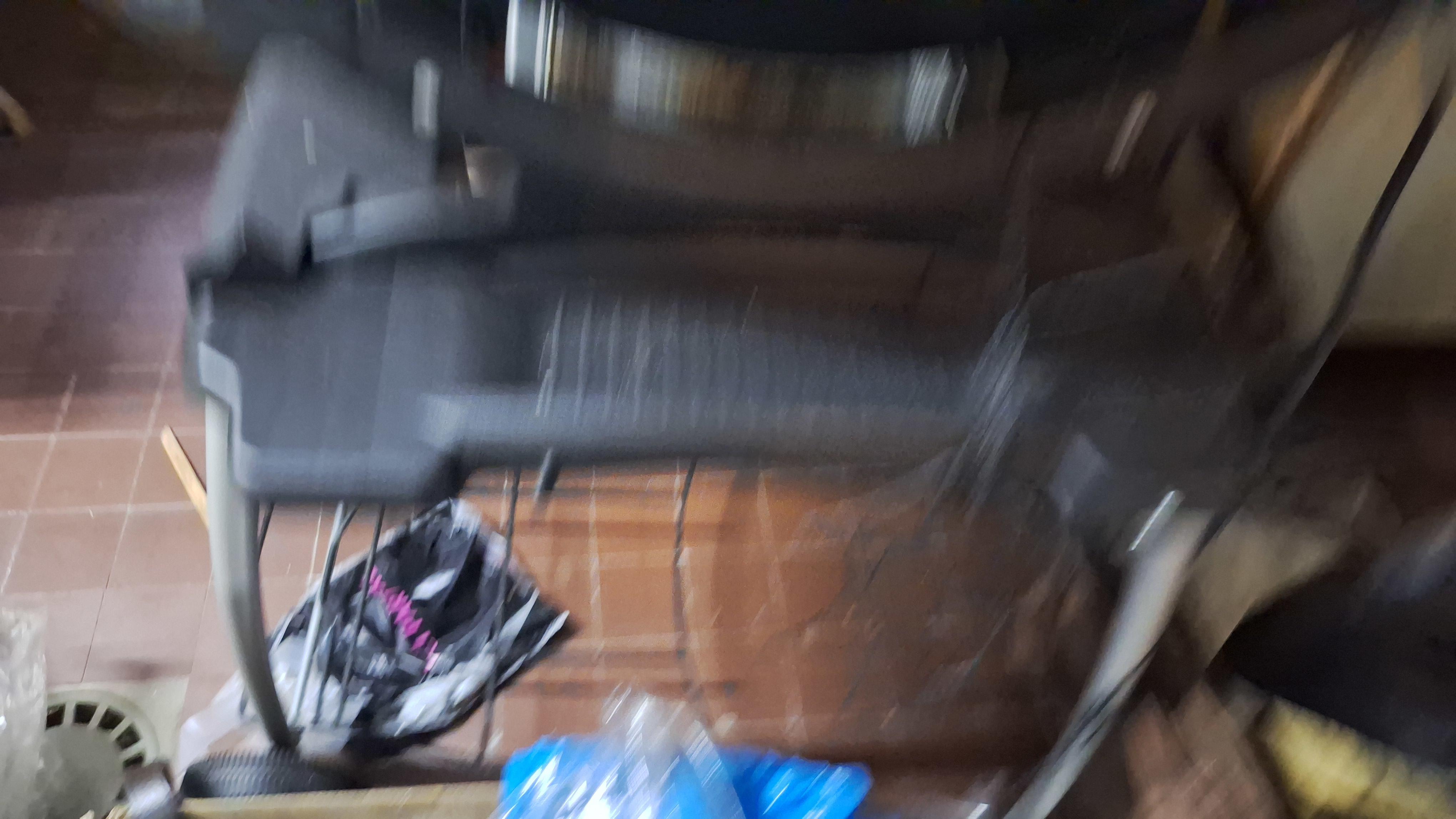 Weber elektrische barbecue (model uit de Q-serie, waarschijnlijk Q1400 of Q2400) op verrijdbaar onderstel werkend – foto 2 – kavel bij Goeiendeal, Houthalen-Helchteren