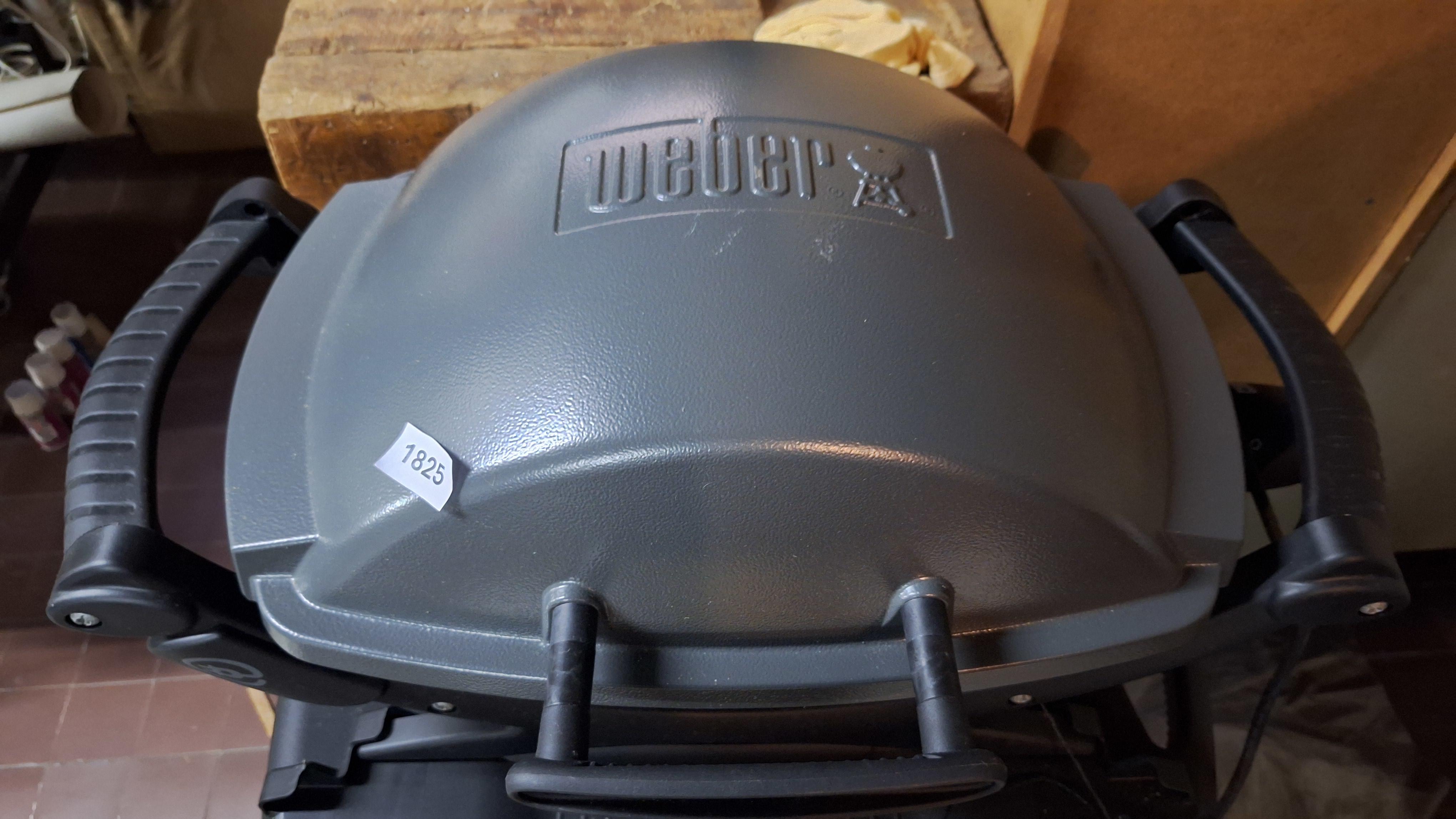 Weber elektrische barbecue (model uit de Q-serie, waarschijnlijk Q1400 of Q2400) op verrijdbaar onderstel werkend – foto 3 – kavel bij Goeiendeal, Houthalen-Helchteren