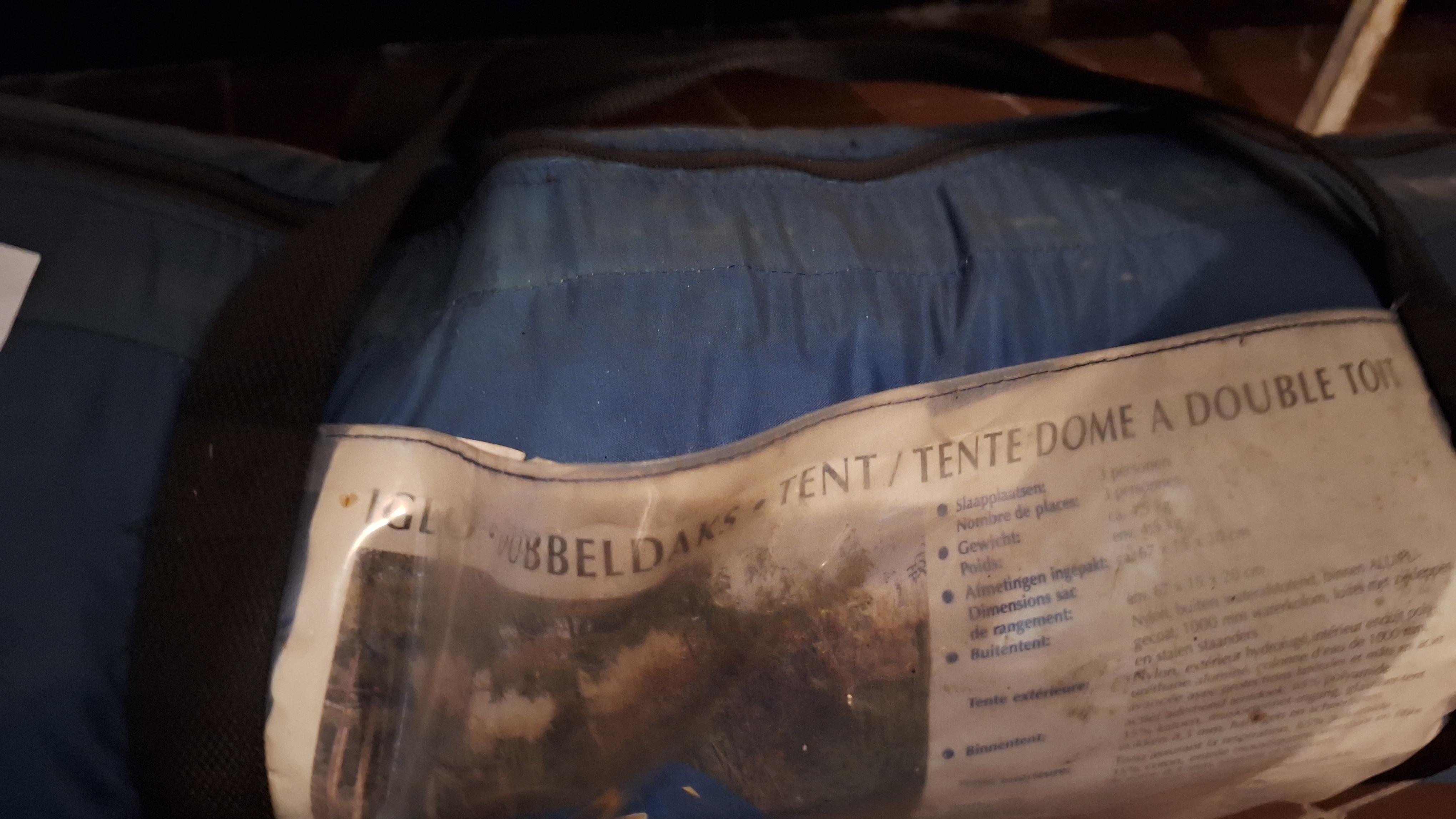 Grote blauwe opbergtas met een dubbeldaks koepeltent of iglotent – foto 2 – kavel bij Goeiendeal, Houthalen-Helchteren