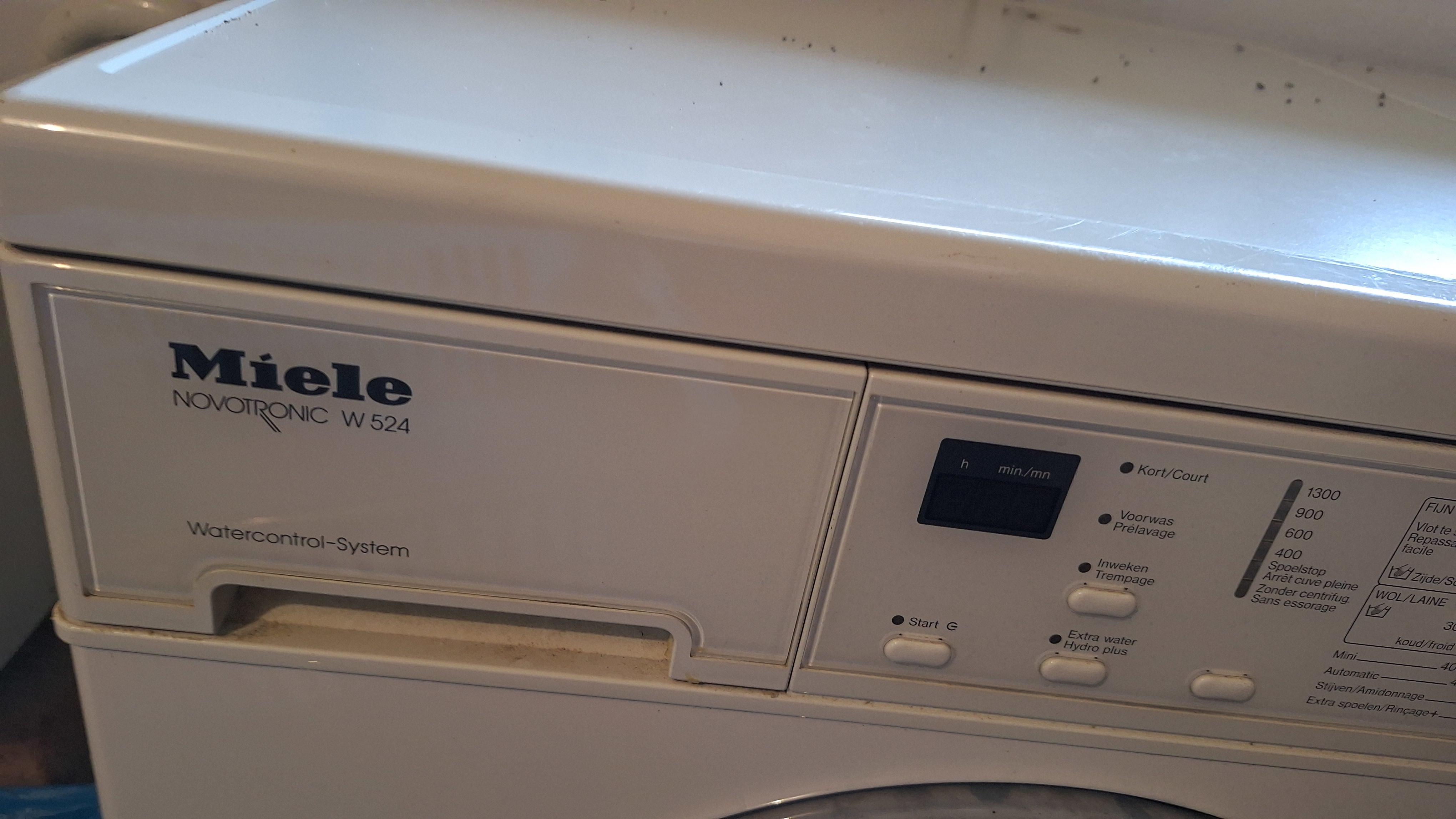Miele Novotronic W908 wasmachine met een chromen deurrand getest en werkend – foto 2 – kavel bij Goeiendeal, Houthalen-Helchteren