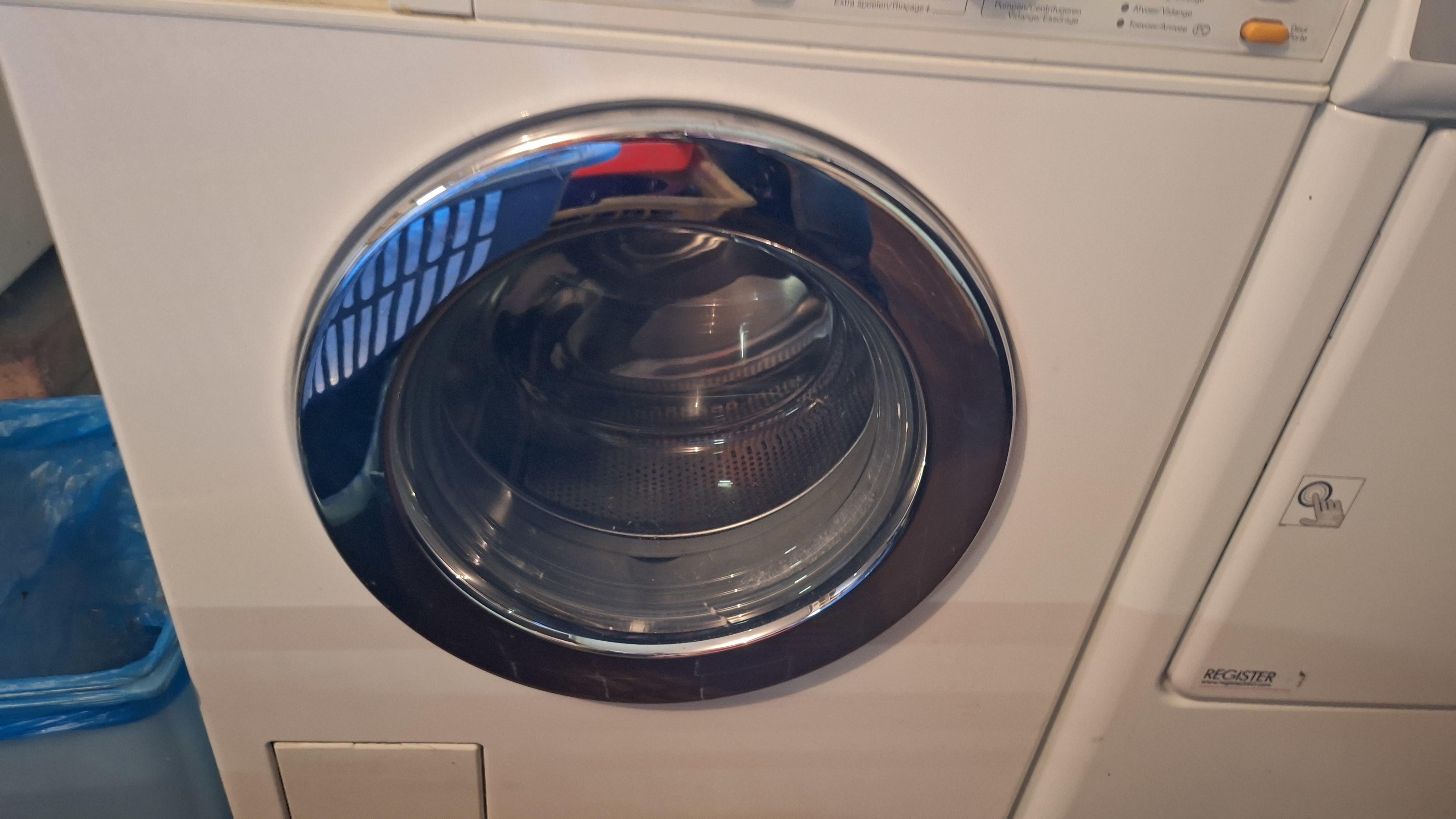 Miele Novotronic W908 wasmachine met een chromen deurrand getest en werkend – foto 4 – kavel bij Goeiendeal, Houthalen-Helchteren