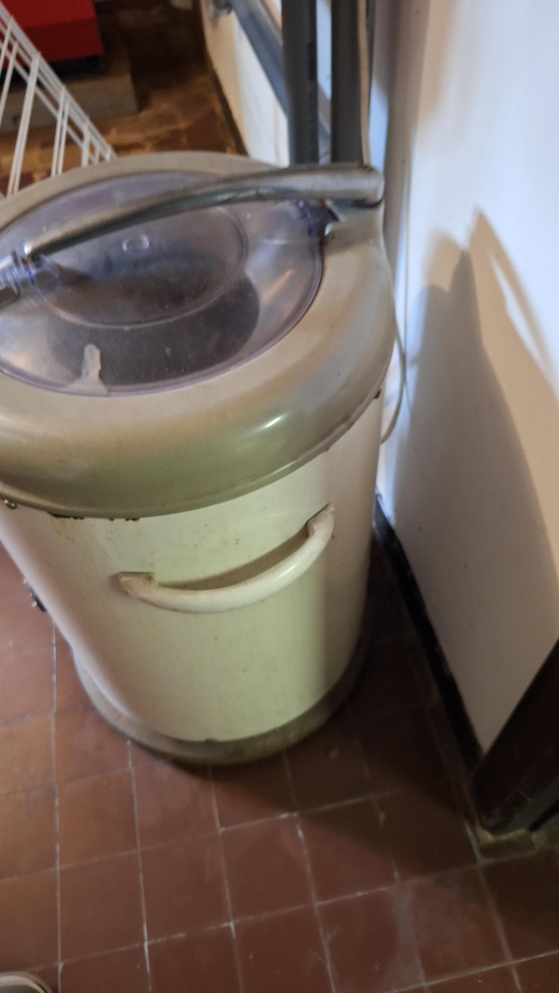 Scharpf vintage elektrische wascentrifuge met metalen trommel en transparant deksel – foto 3 – kavel bij Goeiendeal, Houthalen-Helchteren