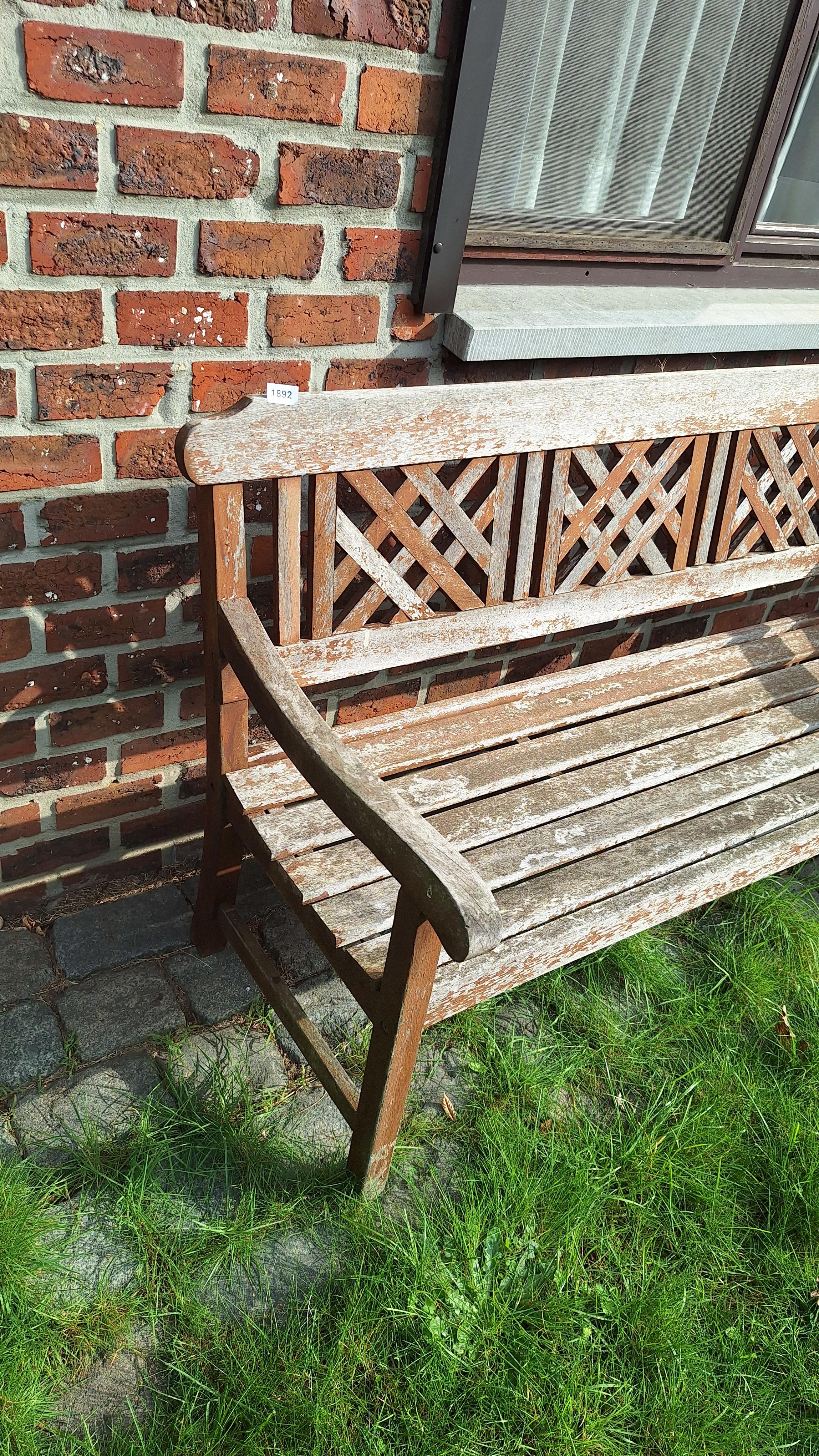 Houten tuinbank met decoratieve rugleuning – foto 2 – kavel bij Goeiendeal, Houthalen-Helchteren