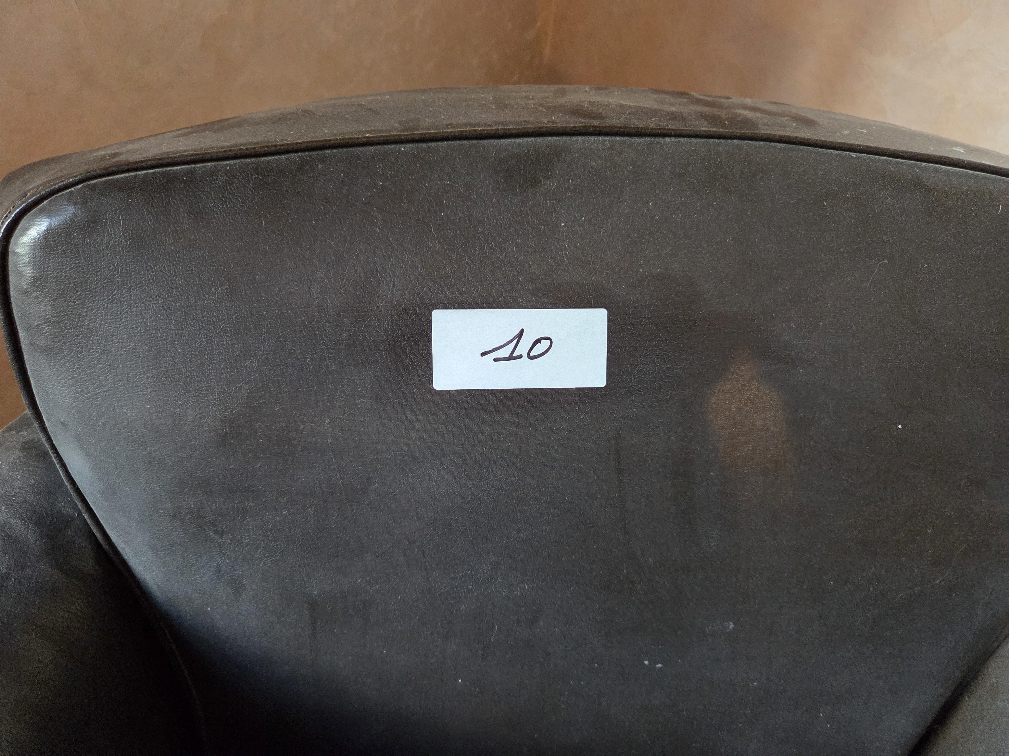 Klassieke clubfauteuil lot 10 – foto 2 – kavel bij Goeiendeal, Jette