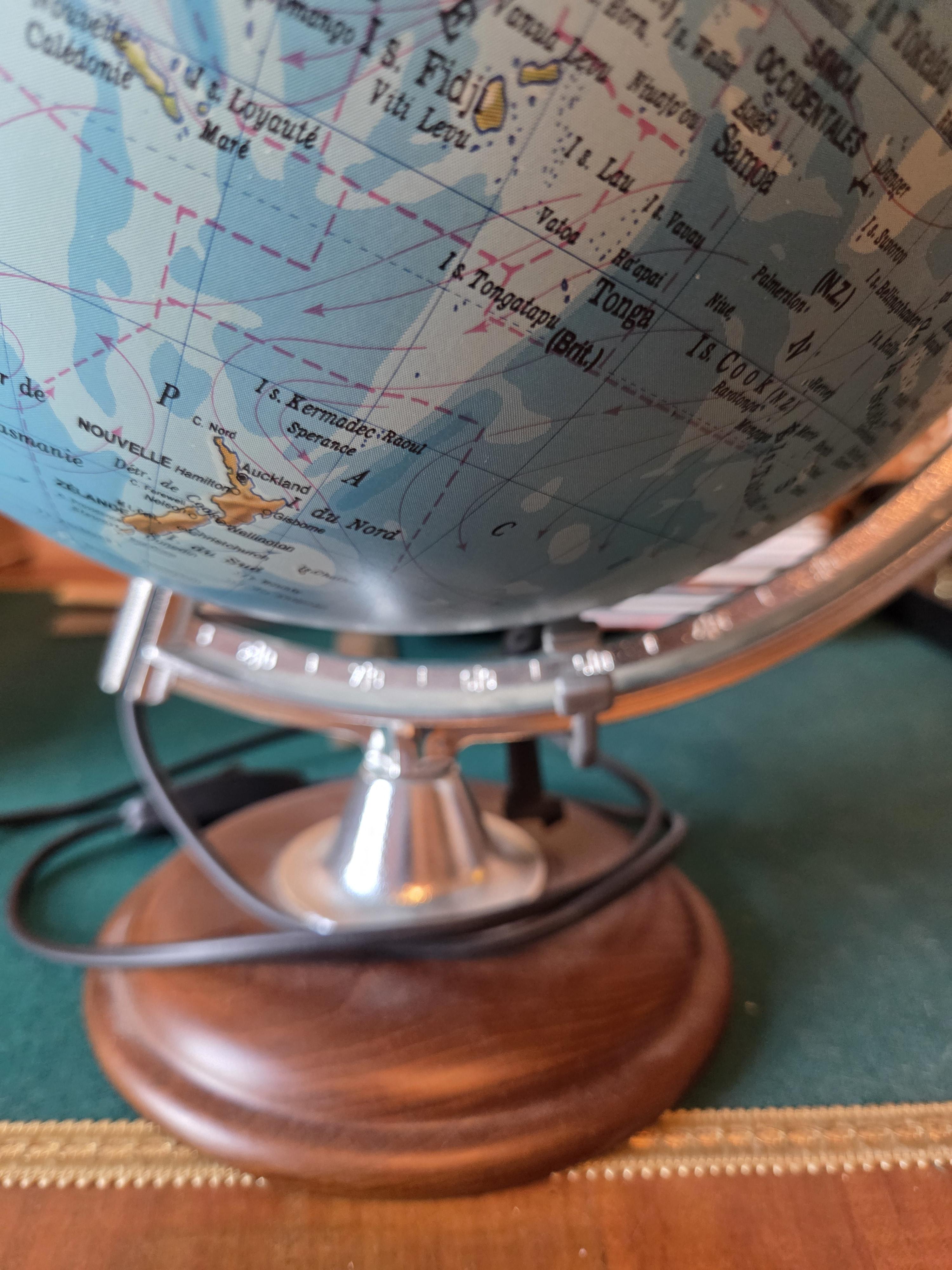 Wereldbol met Franstalige cartografie op voet lot 16 – foto 2 – kavel bij Goeiendeal, Jette